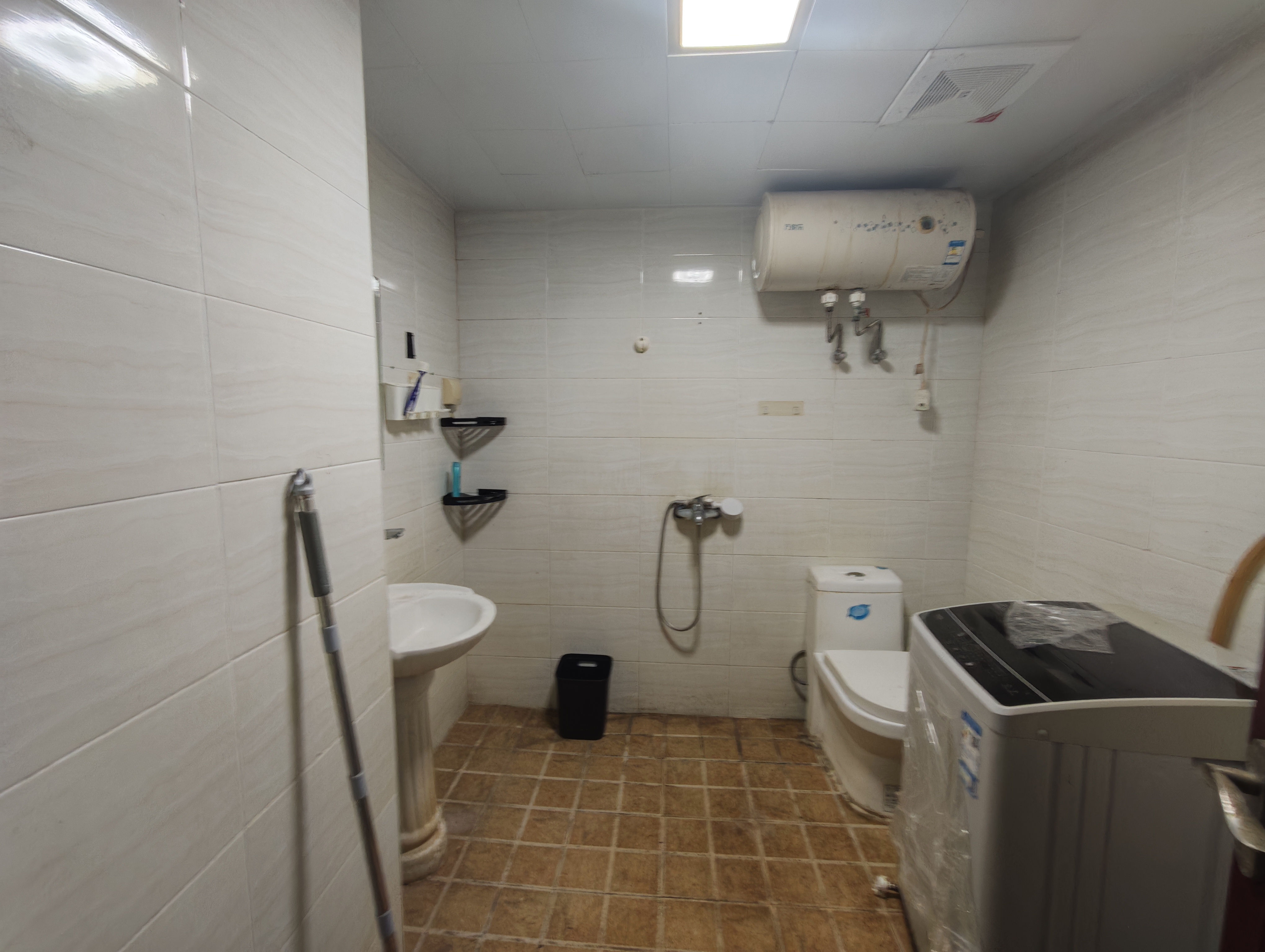 金港大厦  1室0厅1卫    1300.0元/月室内图