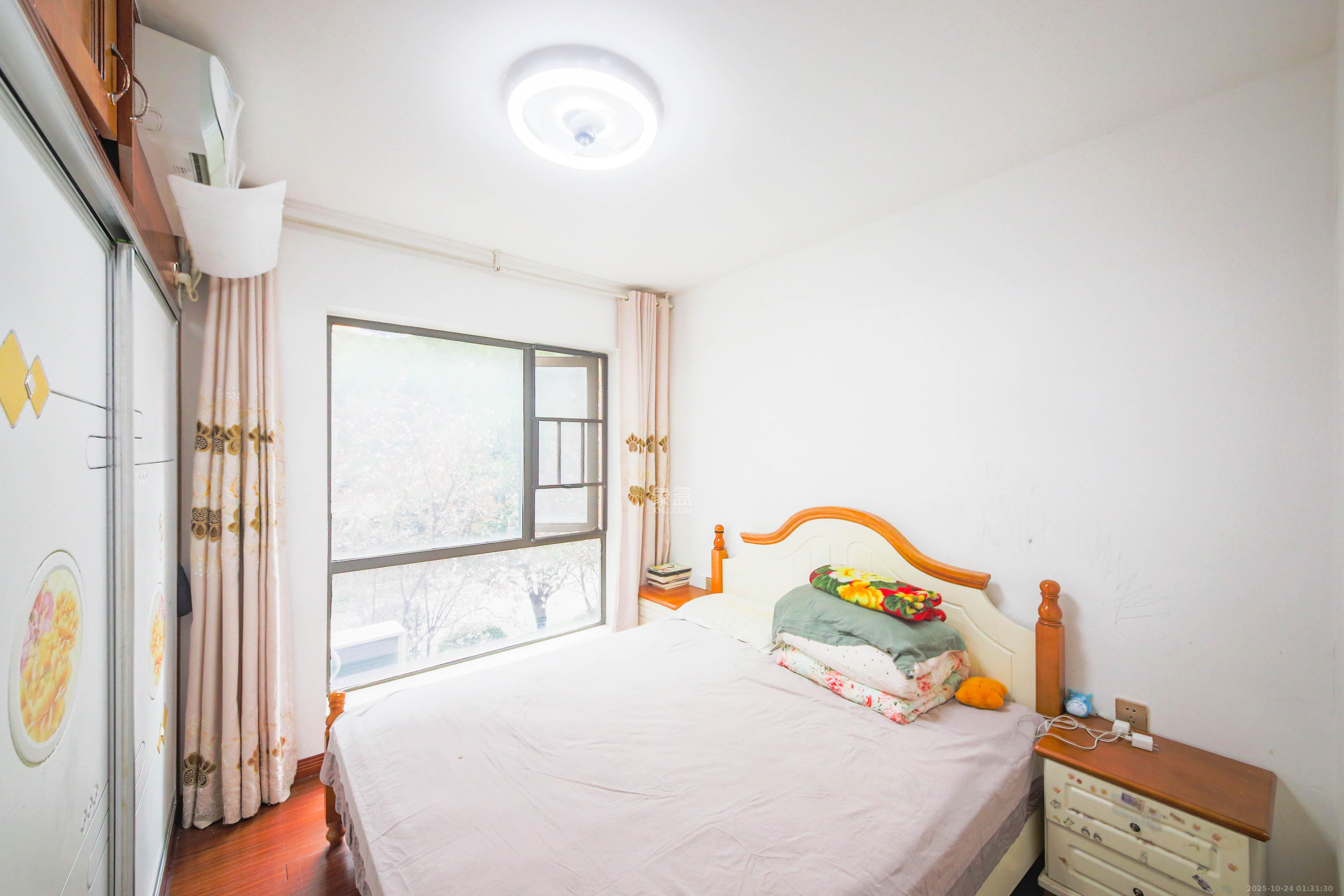 龙骧佳苑 3室2厅1卫 95.0万 龙骧佳苑 3室2厅1卫 95.0万卧室