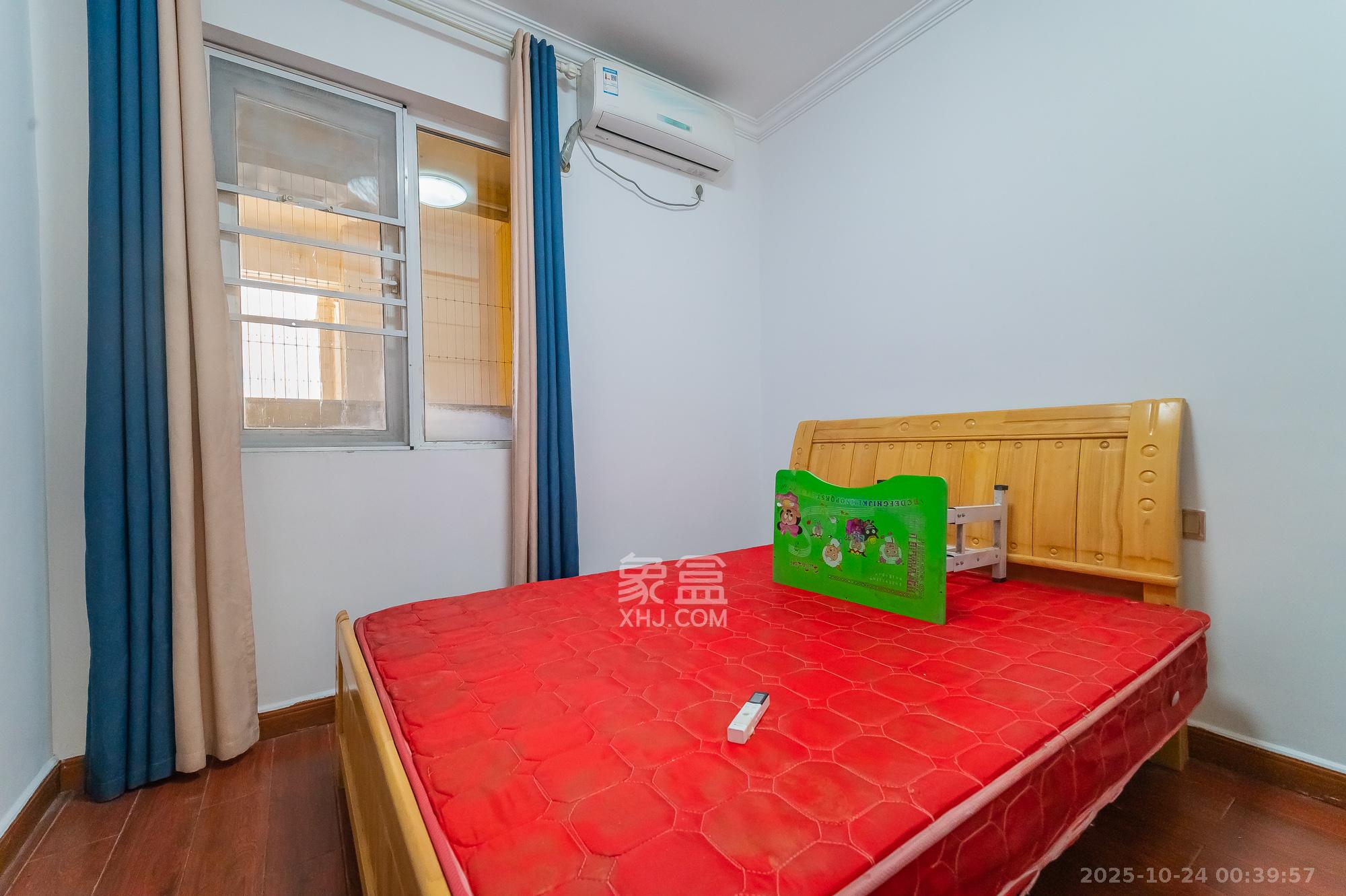 MOMA当代广场 3室2厅1卫 56.0万 MOMA当代广场 3室2厅1卫 56.0万卧室