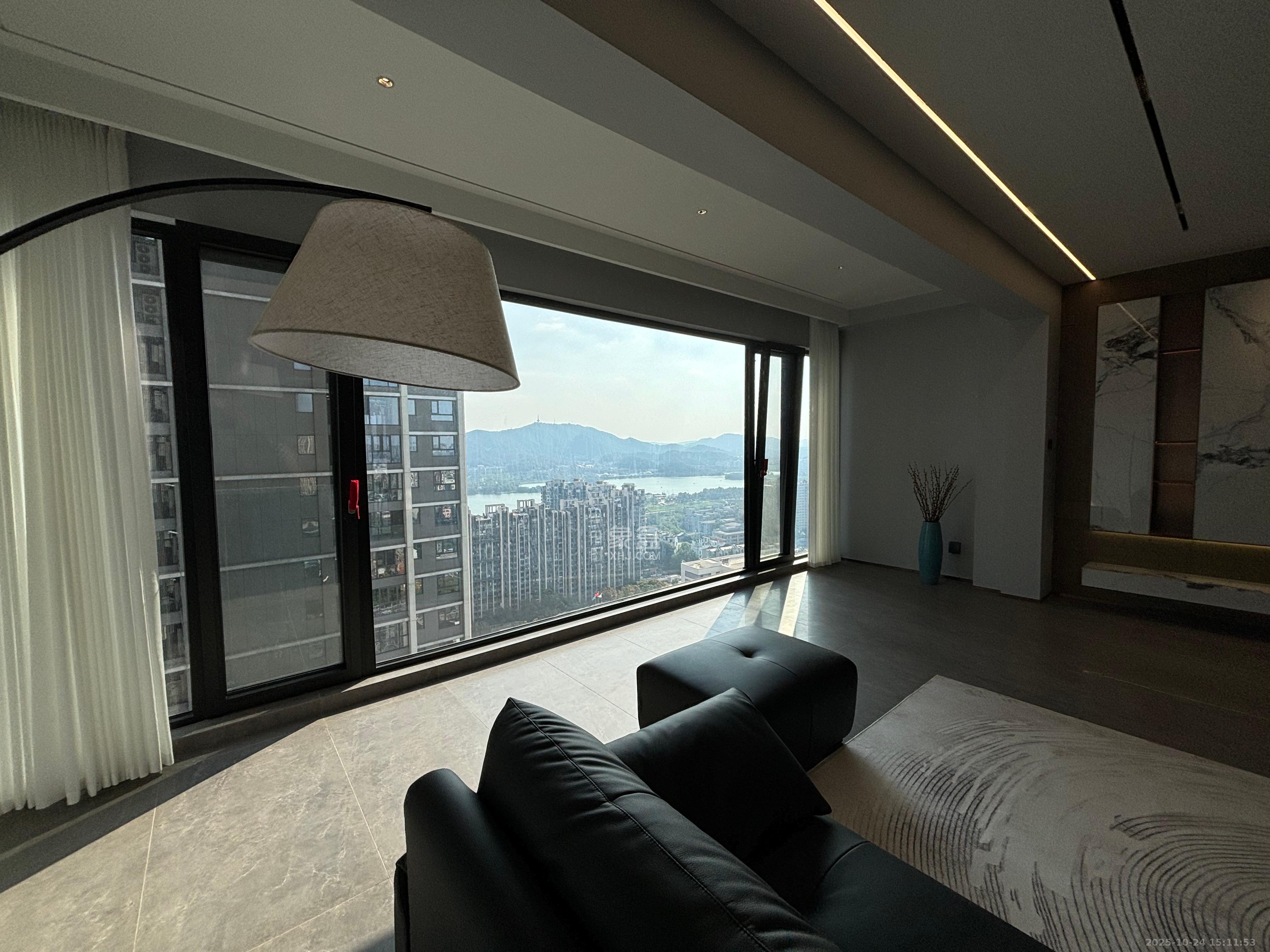 长沙悦府（华润万象城）  3室2厅3卫    10000.0元/月室内图