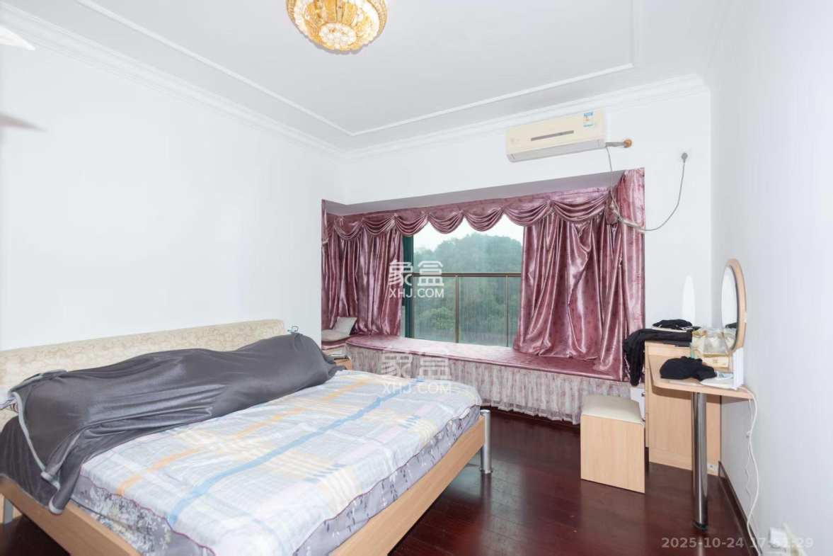 恒大城 4室2厅1卫 2600.0元/月 恒大城 4室2厅1卫 2600.0元/月室内图