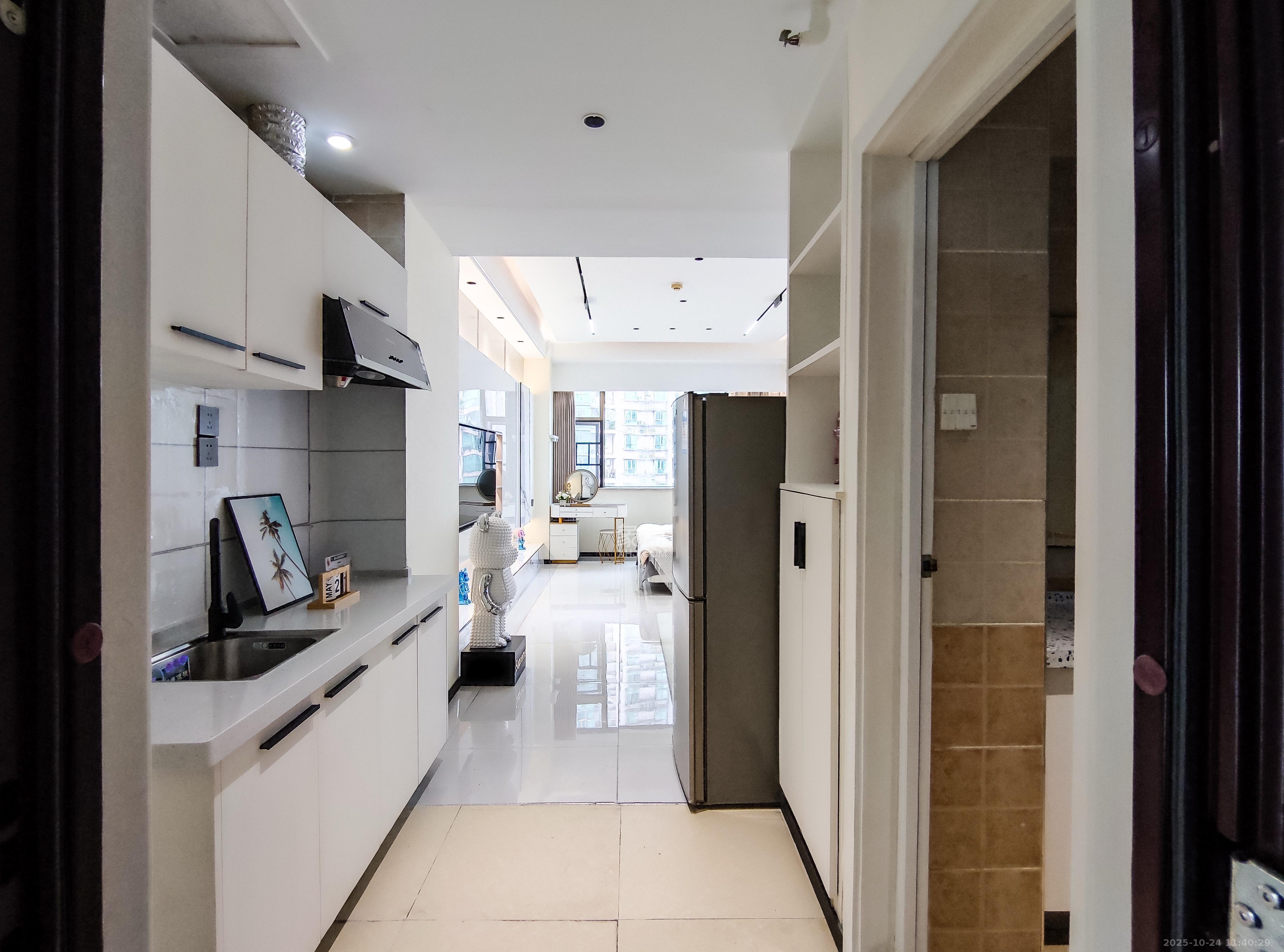 昊天大厦  1室1厅1卫    2500.0元/月室内图