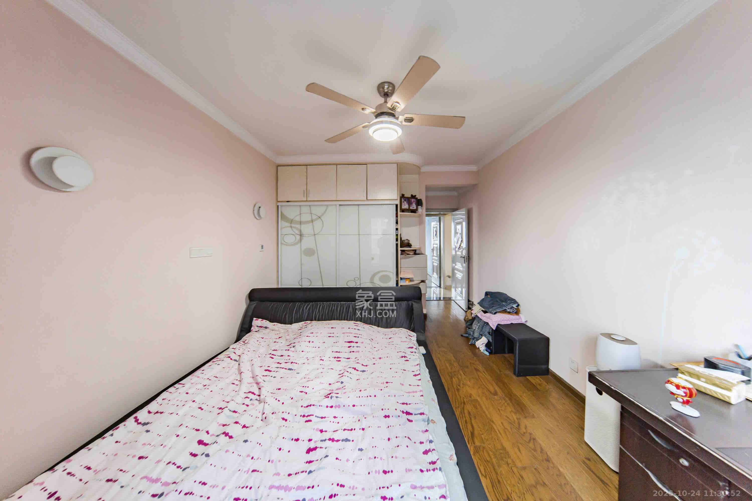 奥克斯广场  3室2厅1卫    3200.0元/月室内图