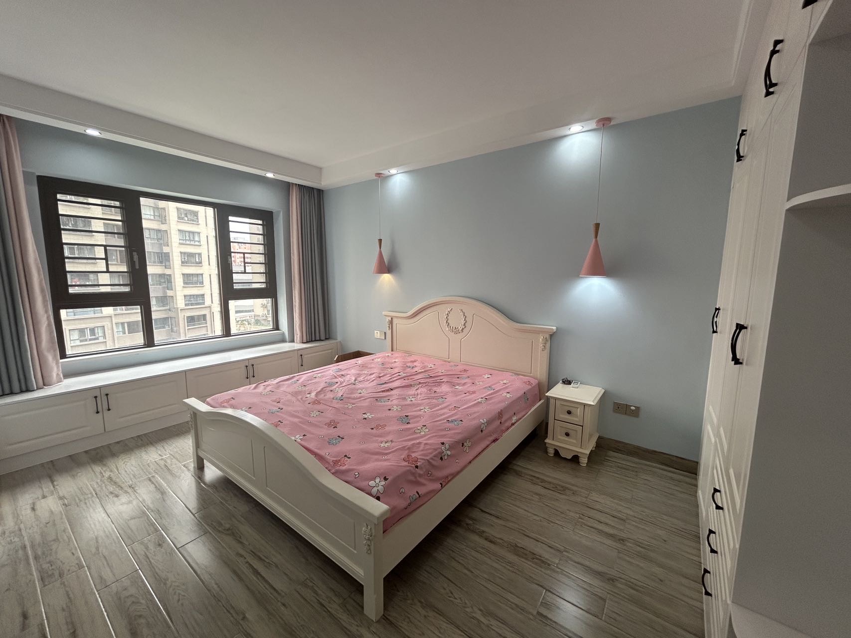 绿地海德公馆  3室2厅1卫    3800.0元/月室内图