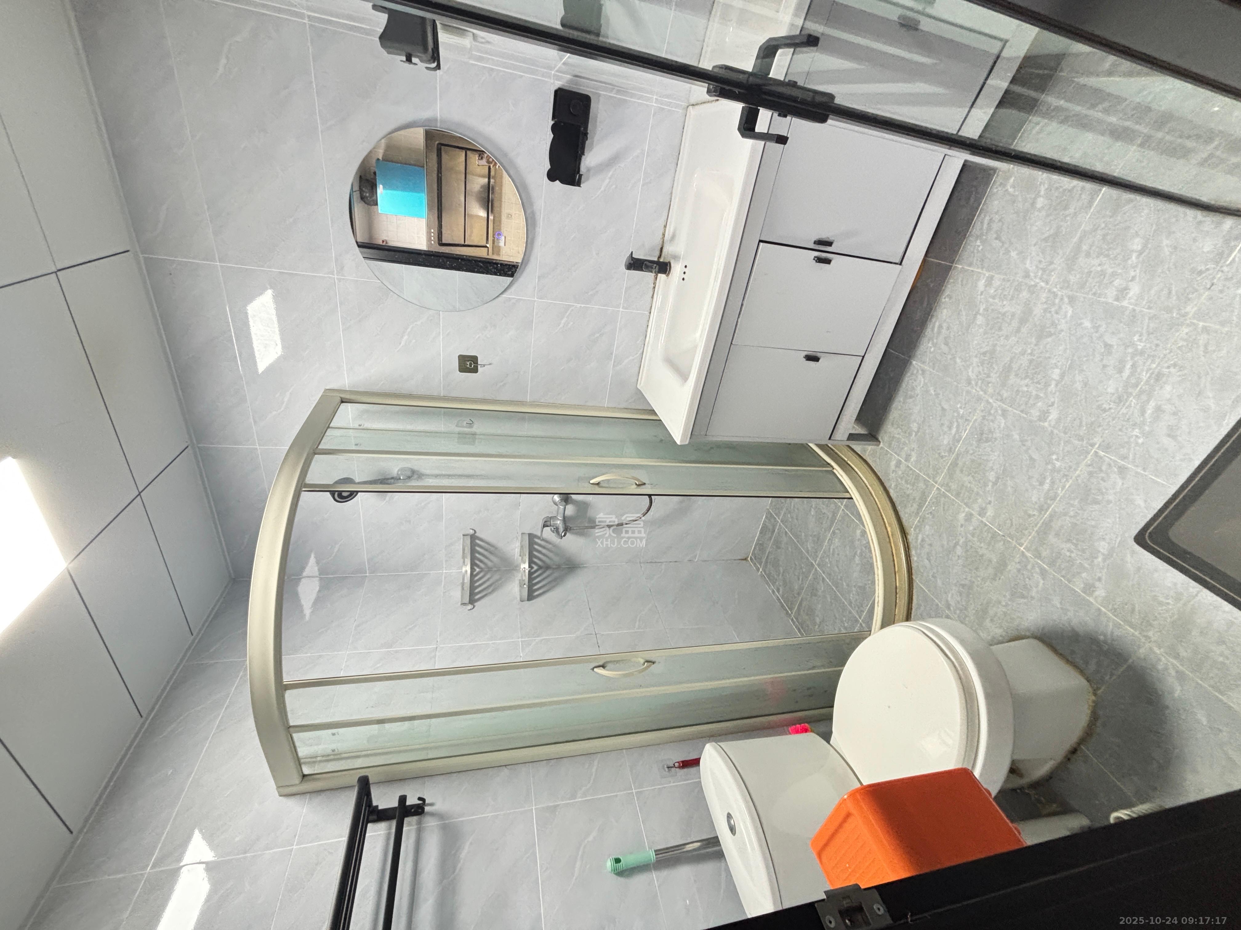 花漾年华（桂花园）  1室1厅1卫    1300.0元/月室内图