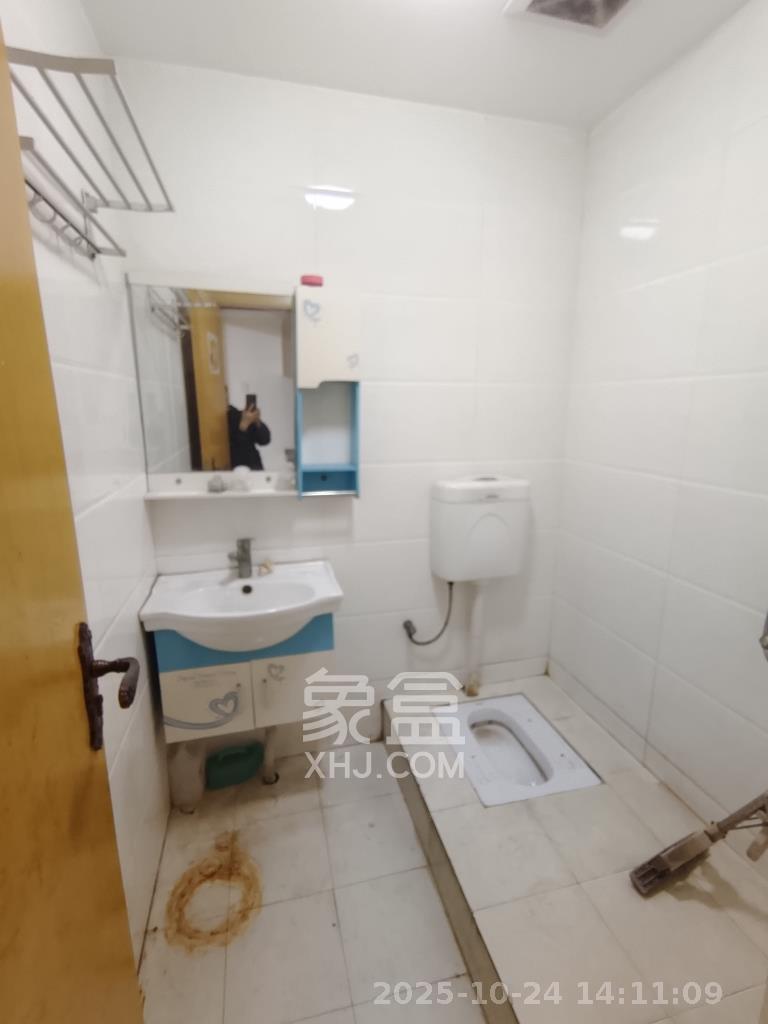 阳光100三期  1室1厅1卫    1500.0元/月 阳光100三期  1室1厅1卫    1500.0元/月