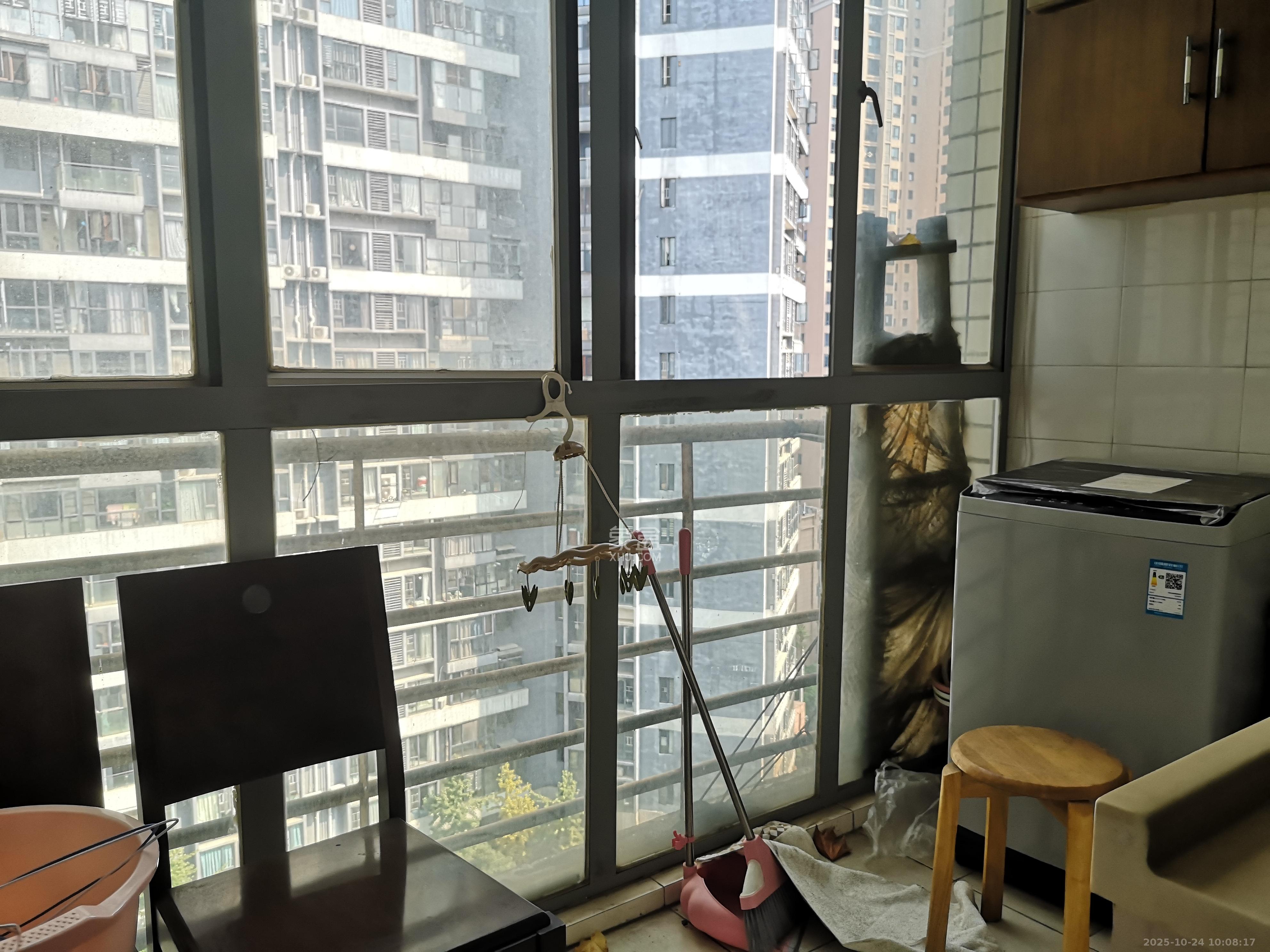 沁园春  3室2厅2卫    2700.0元/月 沁园春  3室2厅2卫    2700.0元/月室内图