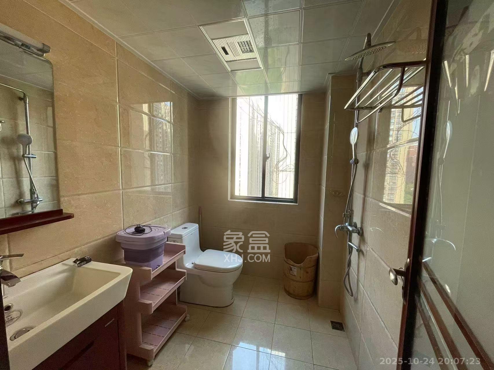 湖湾世景  1室1厅1卫    2700.0元/月 湖湾世景  1室1厅1卫    2700.0元/月室内图