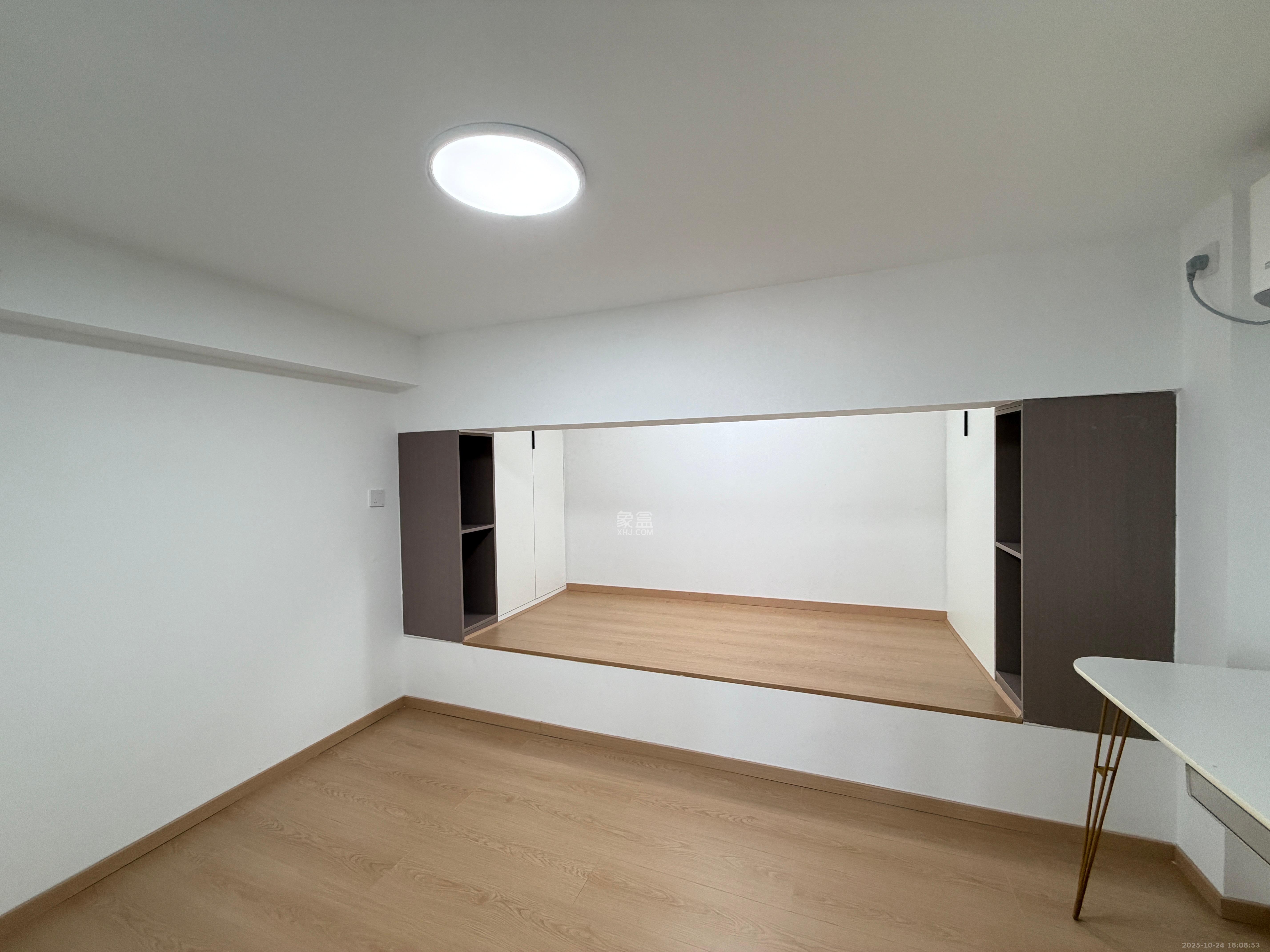 龙湖铂金岛 2室0厅1卫 2300.0元/月 龙湖铂金岛 2室0厅1卫 2300.0元/月室内图