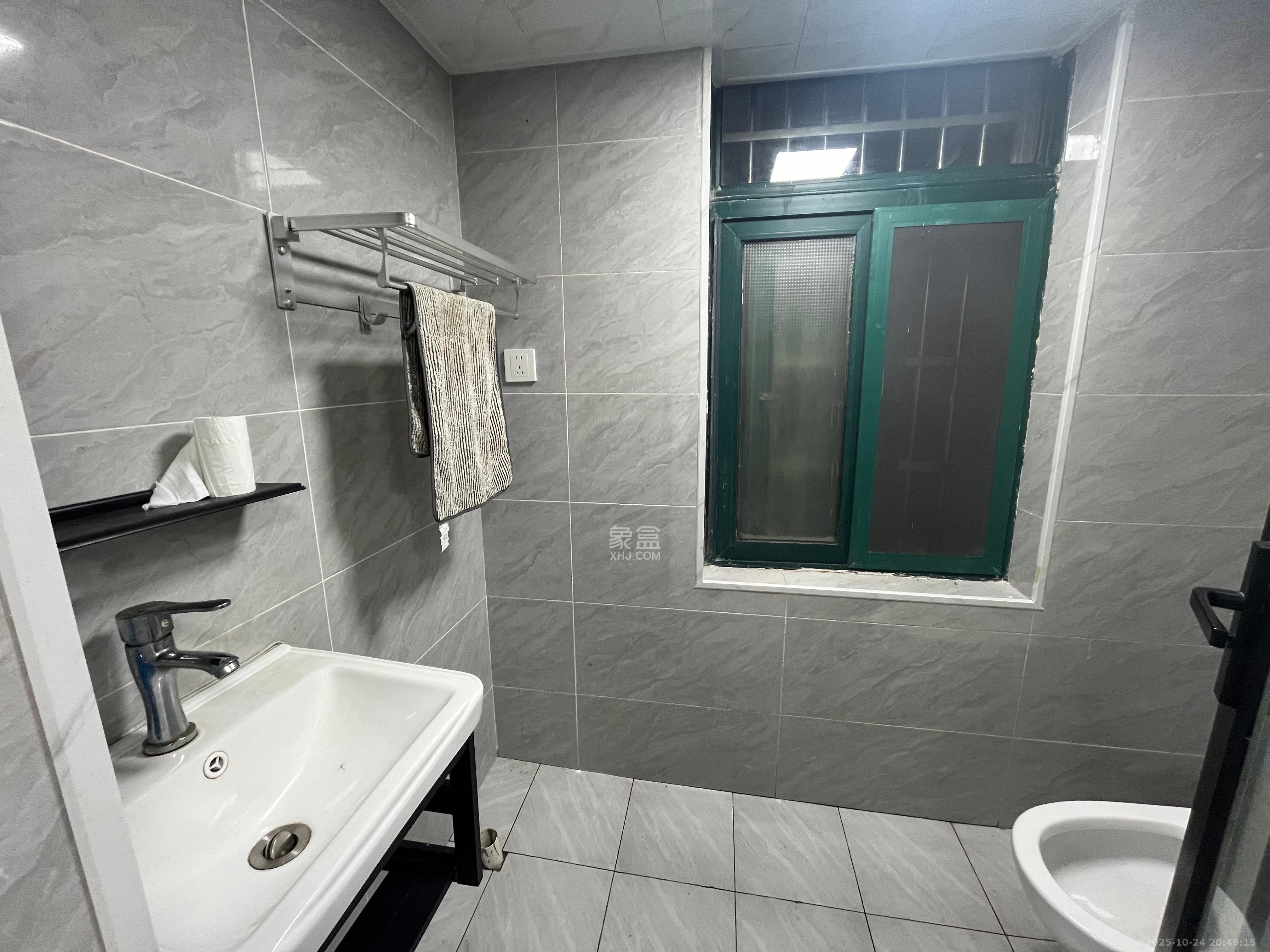 凯乐湘园  10室1厅1卫    5500.0元/月 凯乐湘园  10室1厅1卫    5500.0元/月室内图