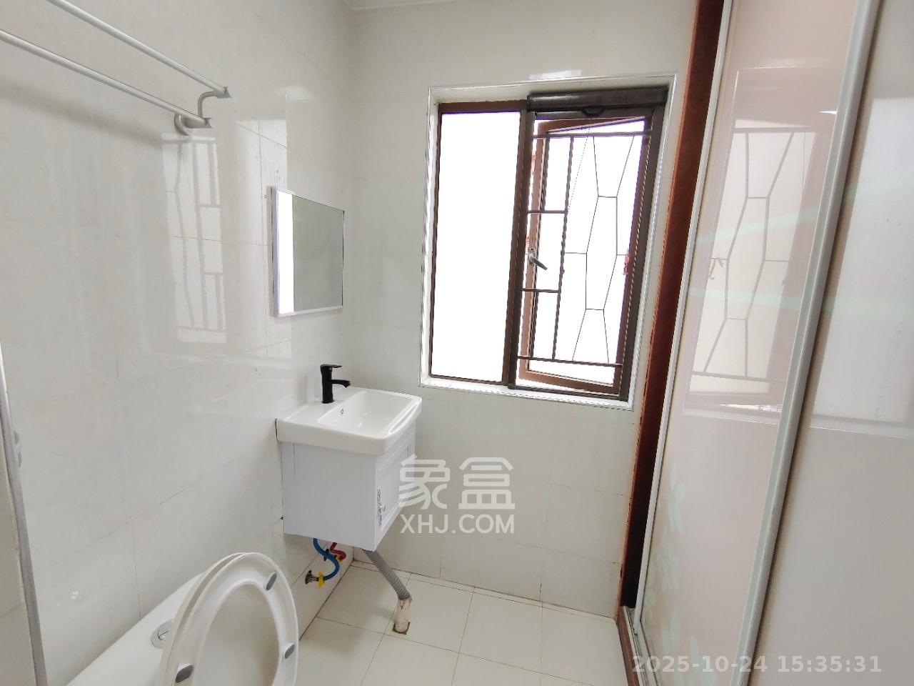 高信向日葵  3室2厅1卫    2800.0元/月 高信向日葵  3室2厅1卫    2800.0元/月室内图