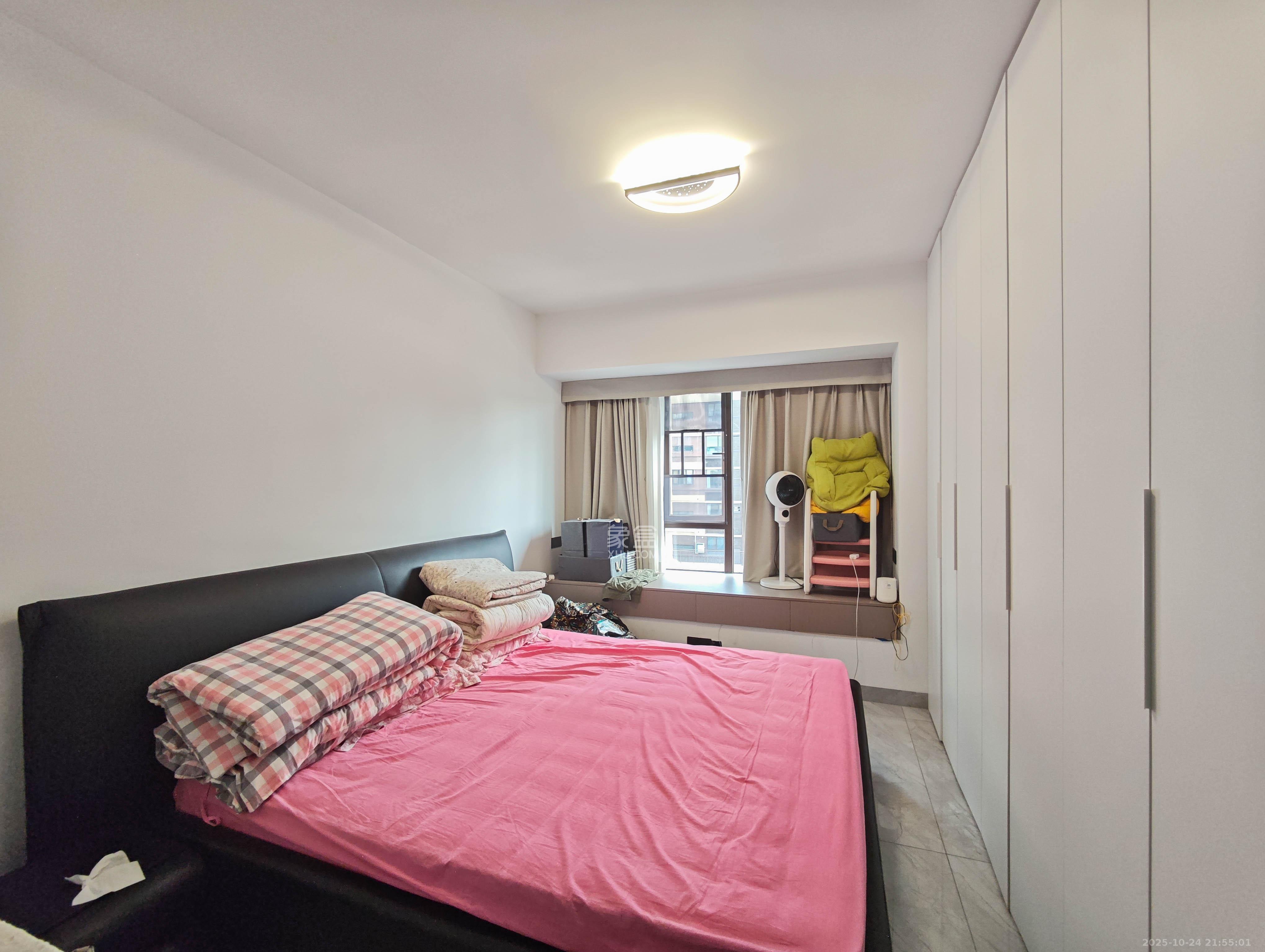 保利城(中航城国际社区、郡原美村) 4室2厅2卫 110.0万 保利城(中航城国际社区、郡原美村) 4室2厅2卫 110.0万卧室