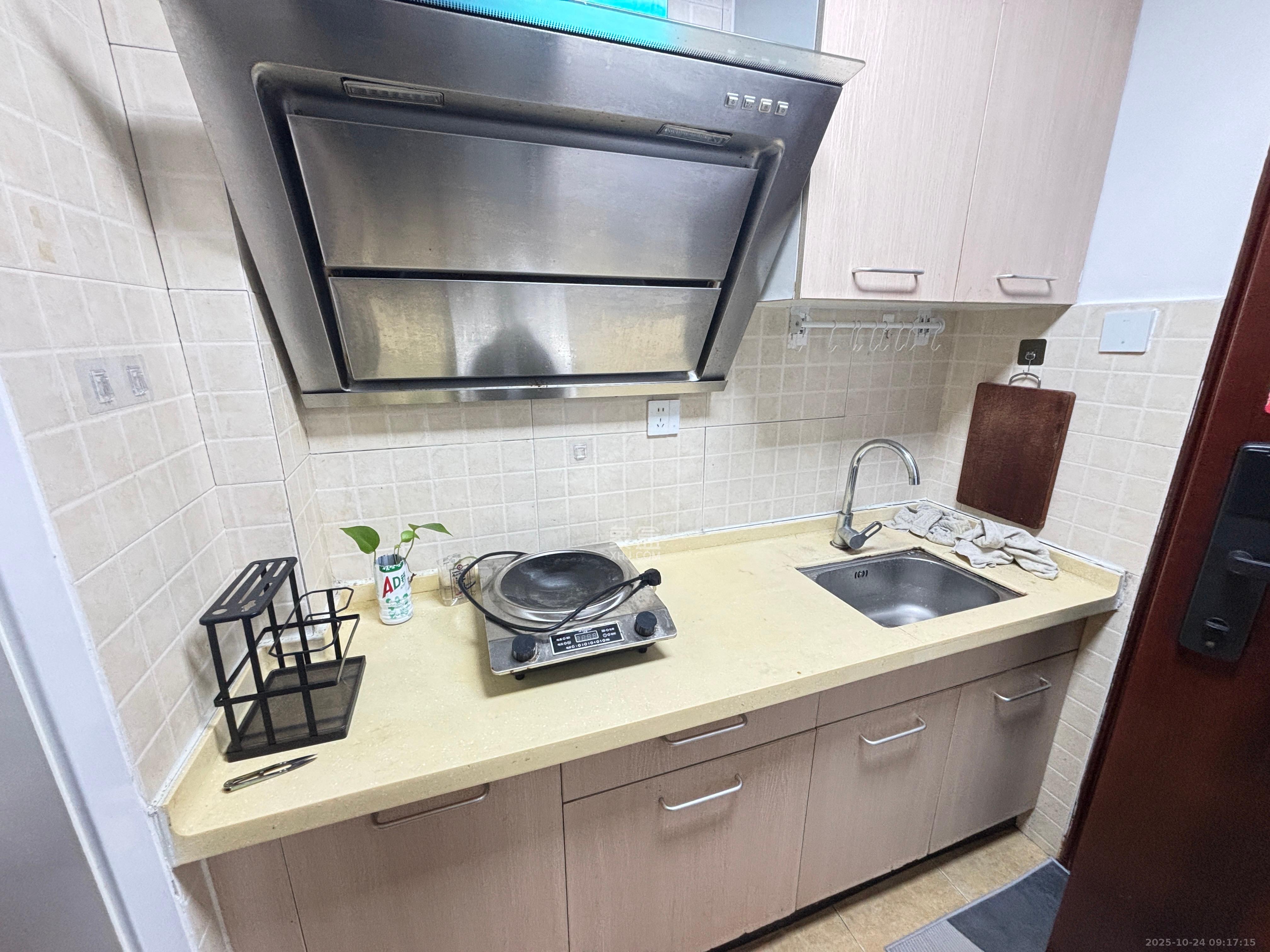 花漾年华(桂花园)  1室1厅1卫    1300.0元/月 花漾年华(桂花园)  1室1厅1卫    1300.0元/月室内图