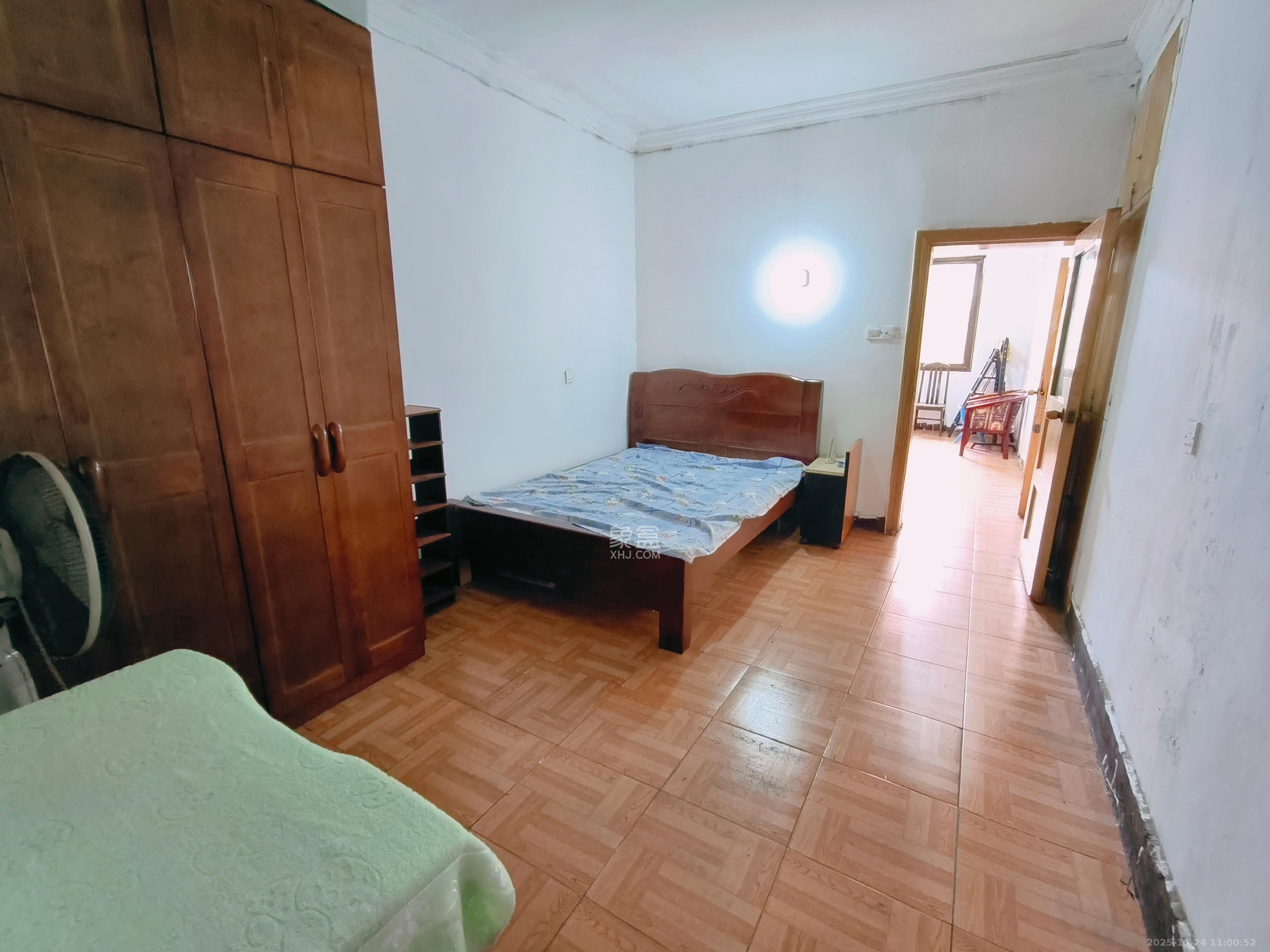 妹子山社区(曙光社区)  2室1厅1卫    800.0元/月 妹子山社区(曙光社区)  2室1厅1卫    800.0元/月室内图