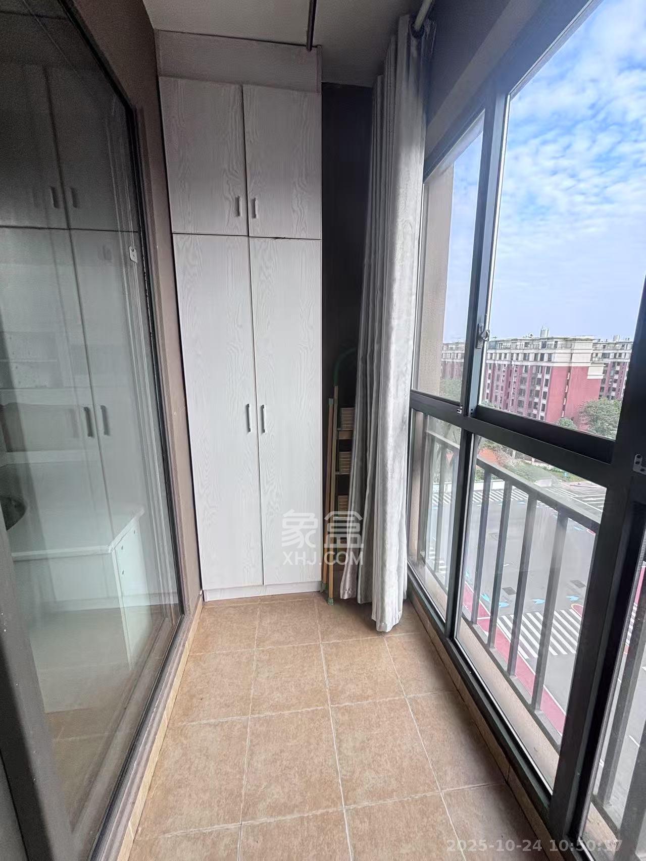 花漾年华（桂花园）  1室1厅1卫    1200.0元/月室内图