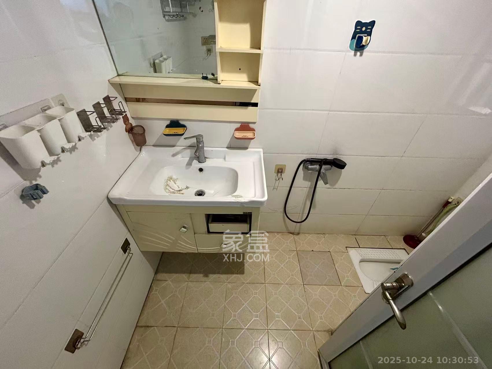 真人桥家园一期  1室0厅0卫    1800.0元/月室内图