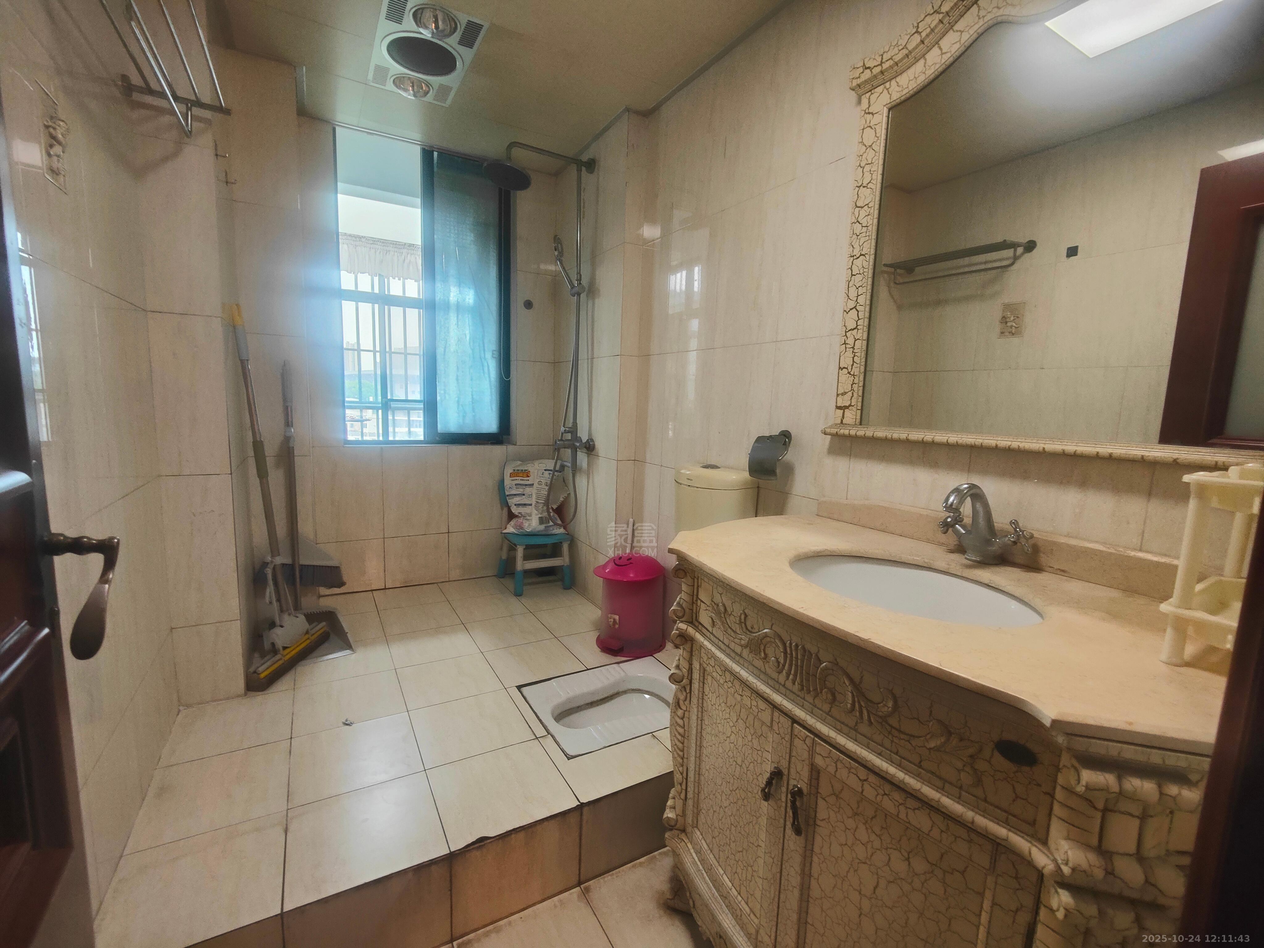 尚格名城花好悦园4期 3室2厅2卫 2200.0元/月 尚格名城花好悦园4期 3室2厅2卫 2200.0元/月室内图