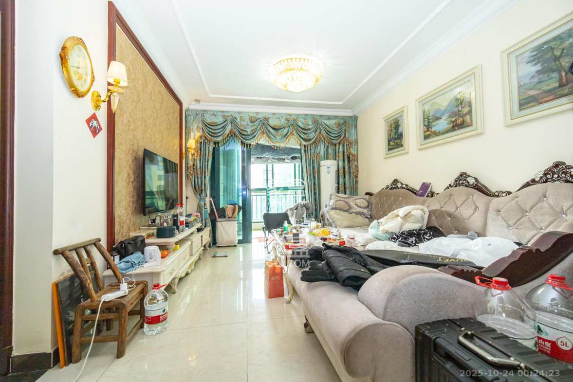 恒大雅苑 3室2厅2卫 106.0万 恒大雅苑 3室2厅2卫 106.0万客厅