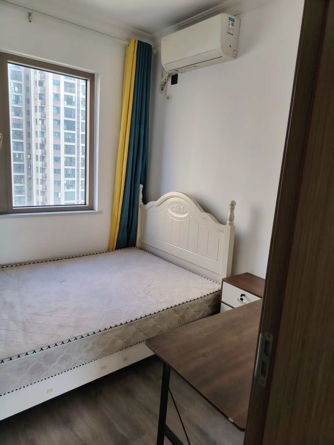 华润置地广场二期 3室2厅2卫 2300.0元/月 华润置地广场二期 3室2厅2卫 2300.0元/月户型图