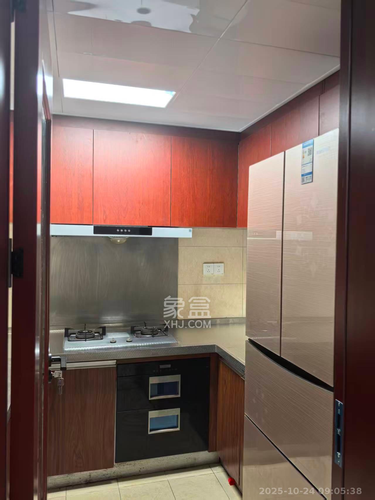 珠江花城四期花盛  3室2厅2卫    2600.0元/月 珠江花城四期花盛  3室2厅2卫    2600.0元/月室内图