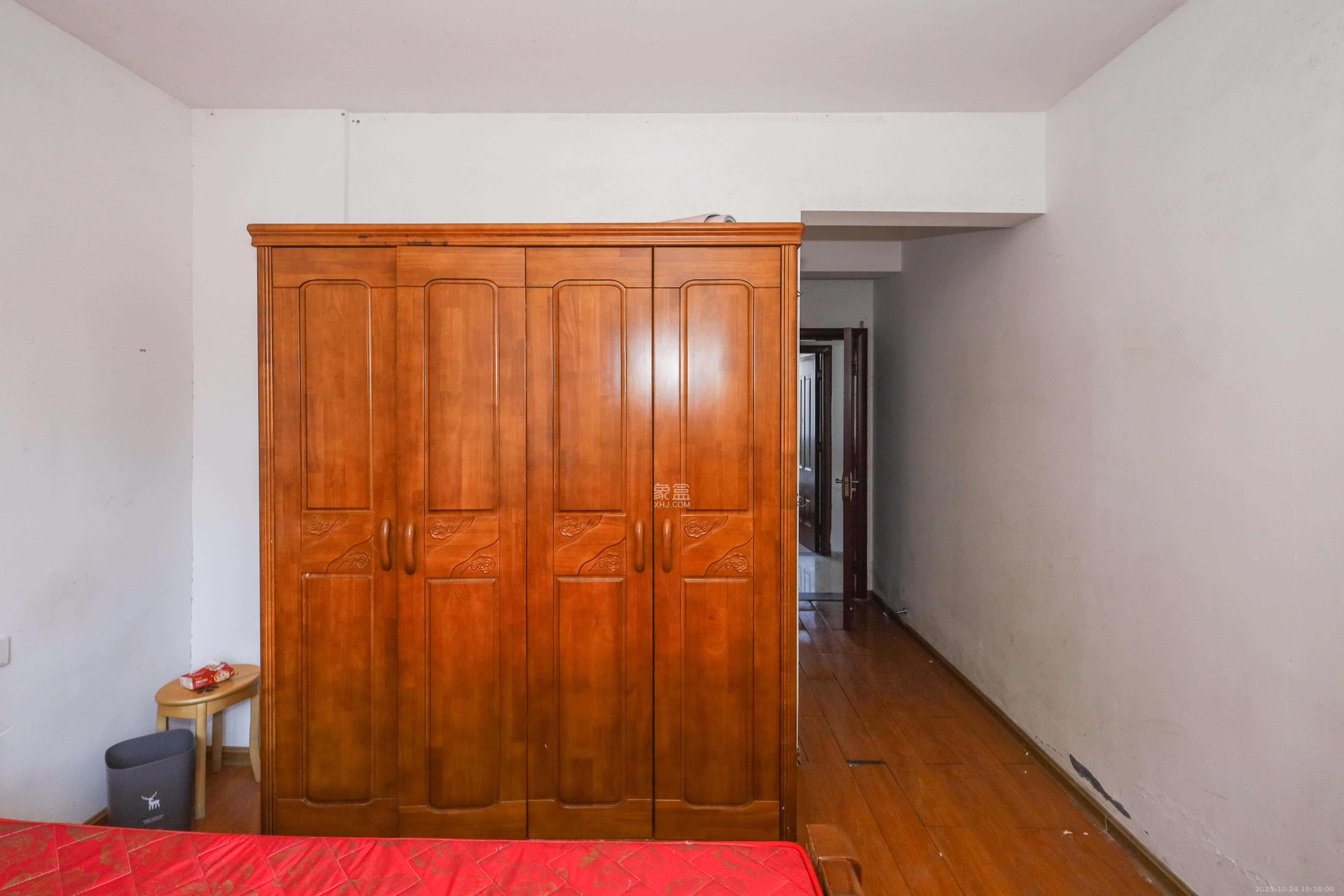 中国铁建梅溪青秀二期 4室2厅2卫 145.0万 中国铁建梅溪青秀二期 4室2厅2卫 145.0万卧室