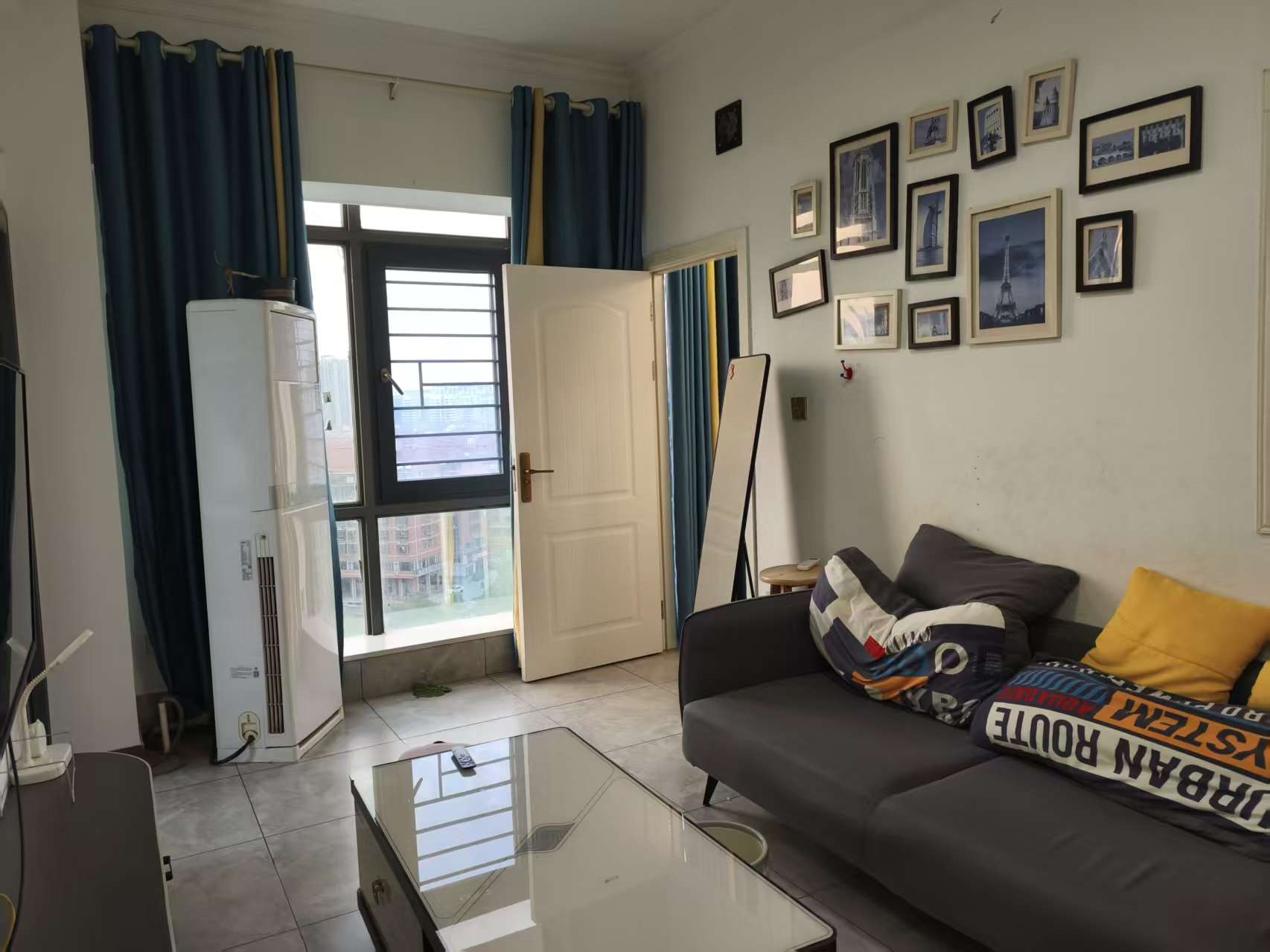 康城上品  2室1厅1卫    1500.0元/月室内图