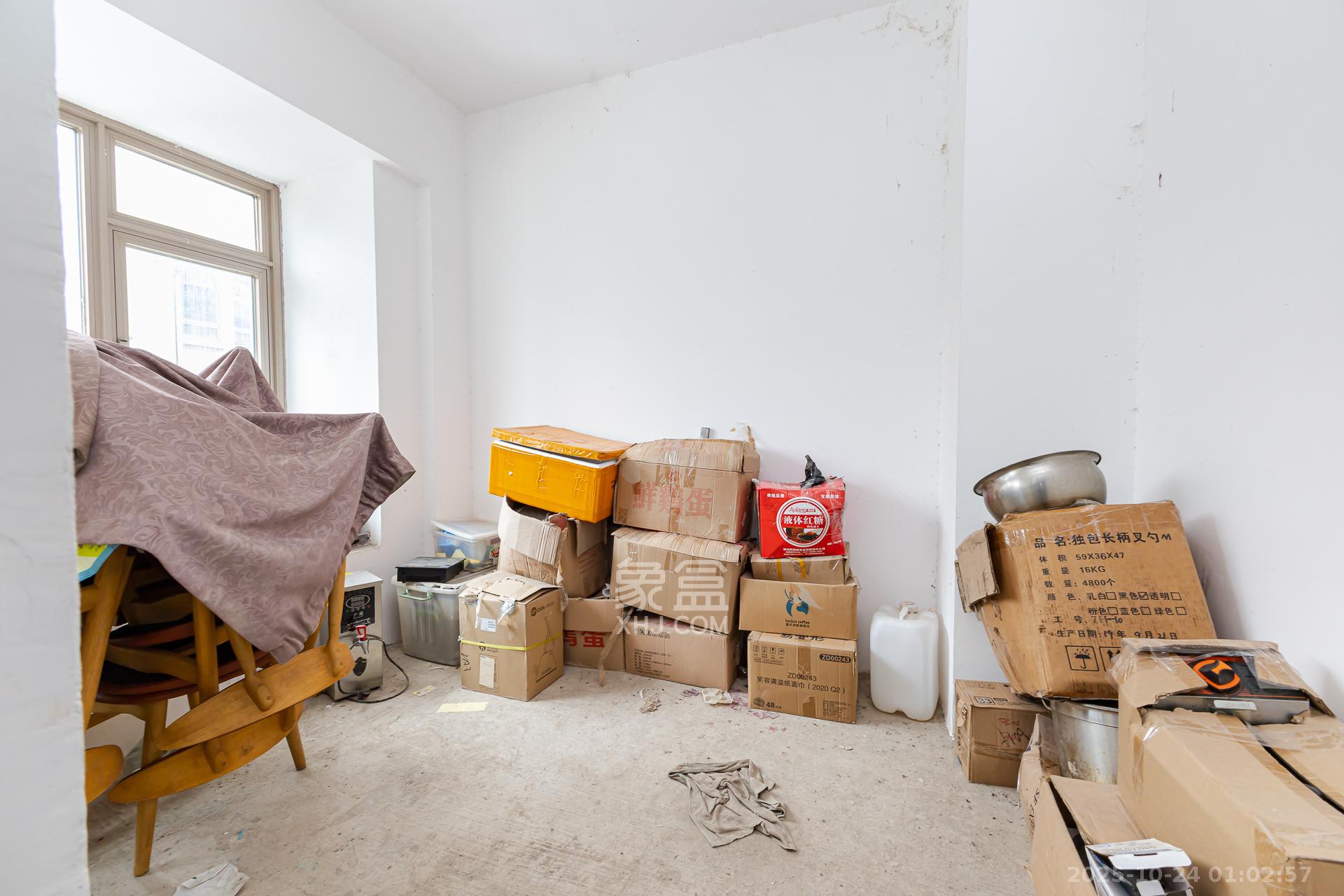 盈峰翠邸  5室2厅4卫    155.0万 盈峰翠邸  5室2厅4卫    155.0万卧室