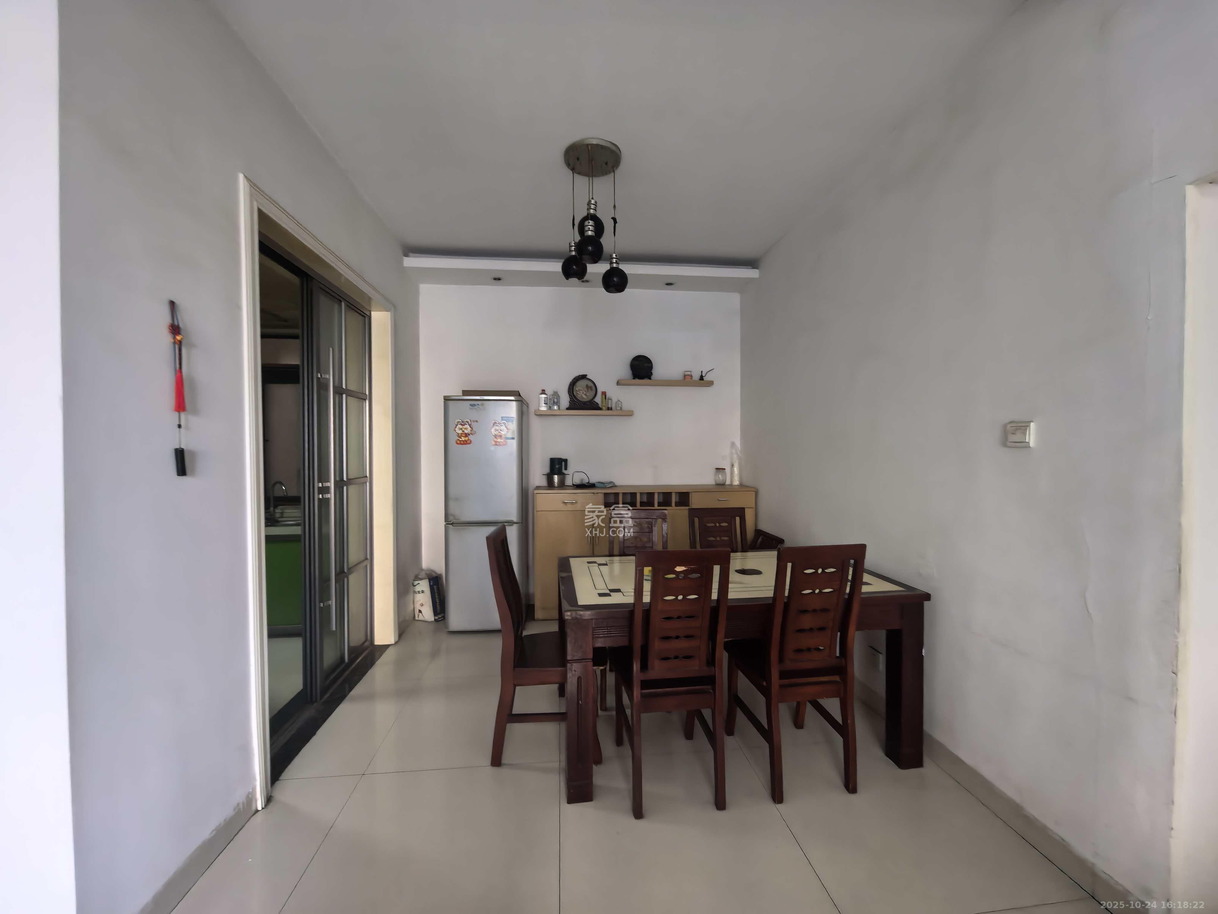 金土地第一湾  3室2厅2卫    2700.0元/月室内图