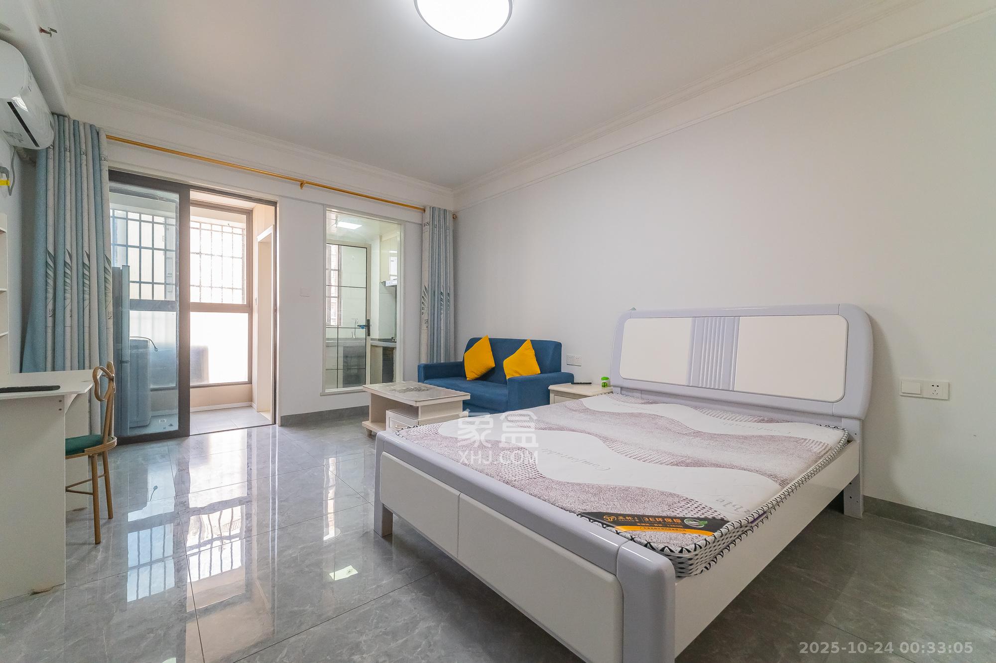 国泰九龙湾 1室1厅1卫 25.0万 国泰九龙湾 1室1厅1卫 25.0万客厅