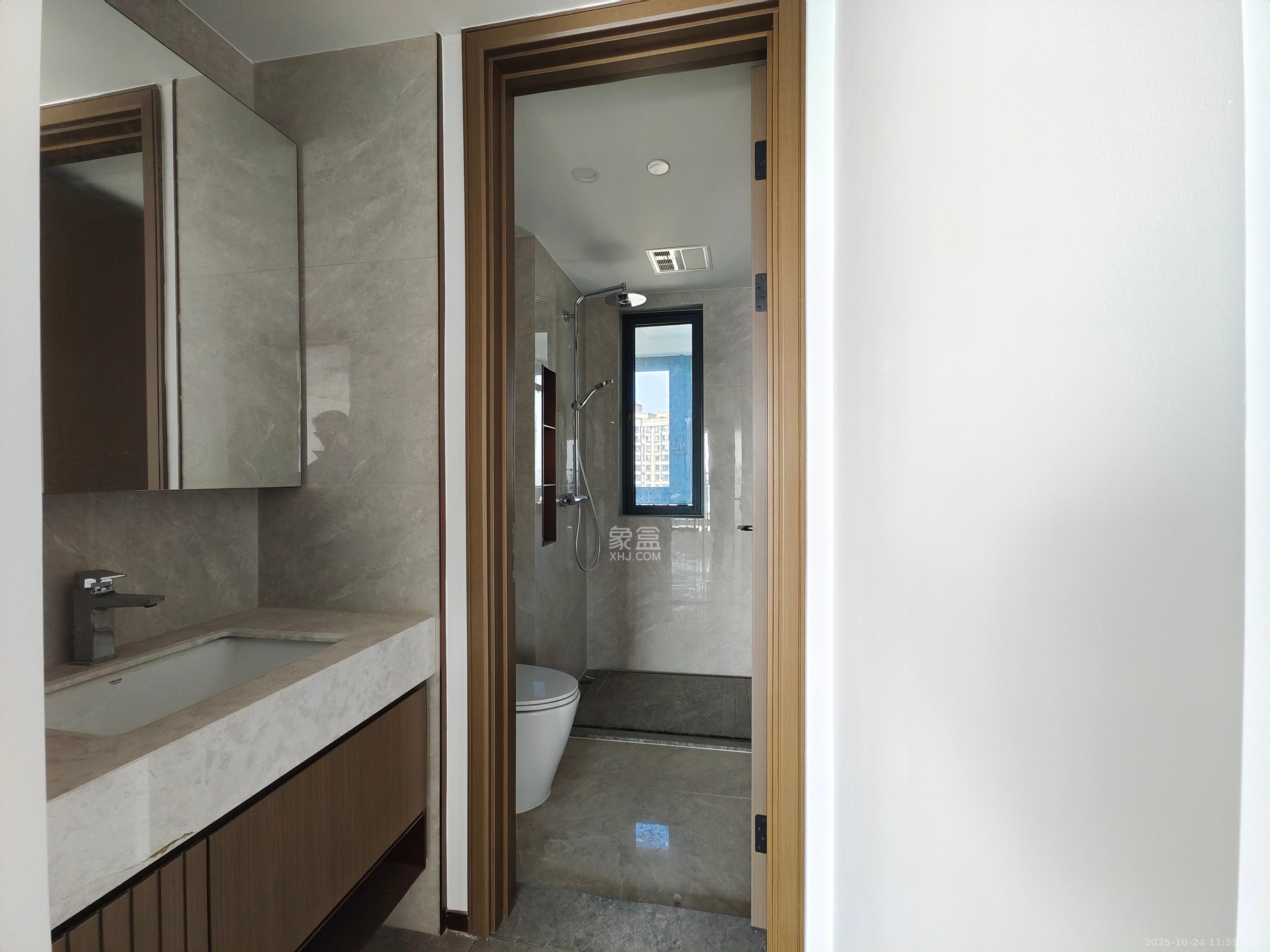 滨江府1913 4室2厅2卫 9000.0元/月 滨江府1913 4室2厅2卫 9000.0元/月室内图