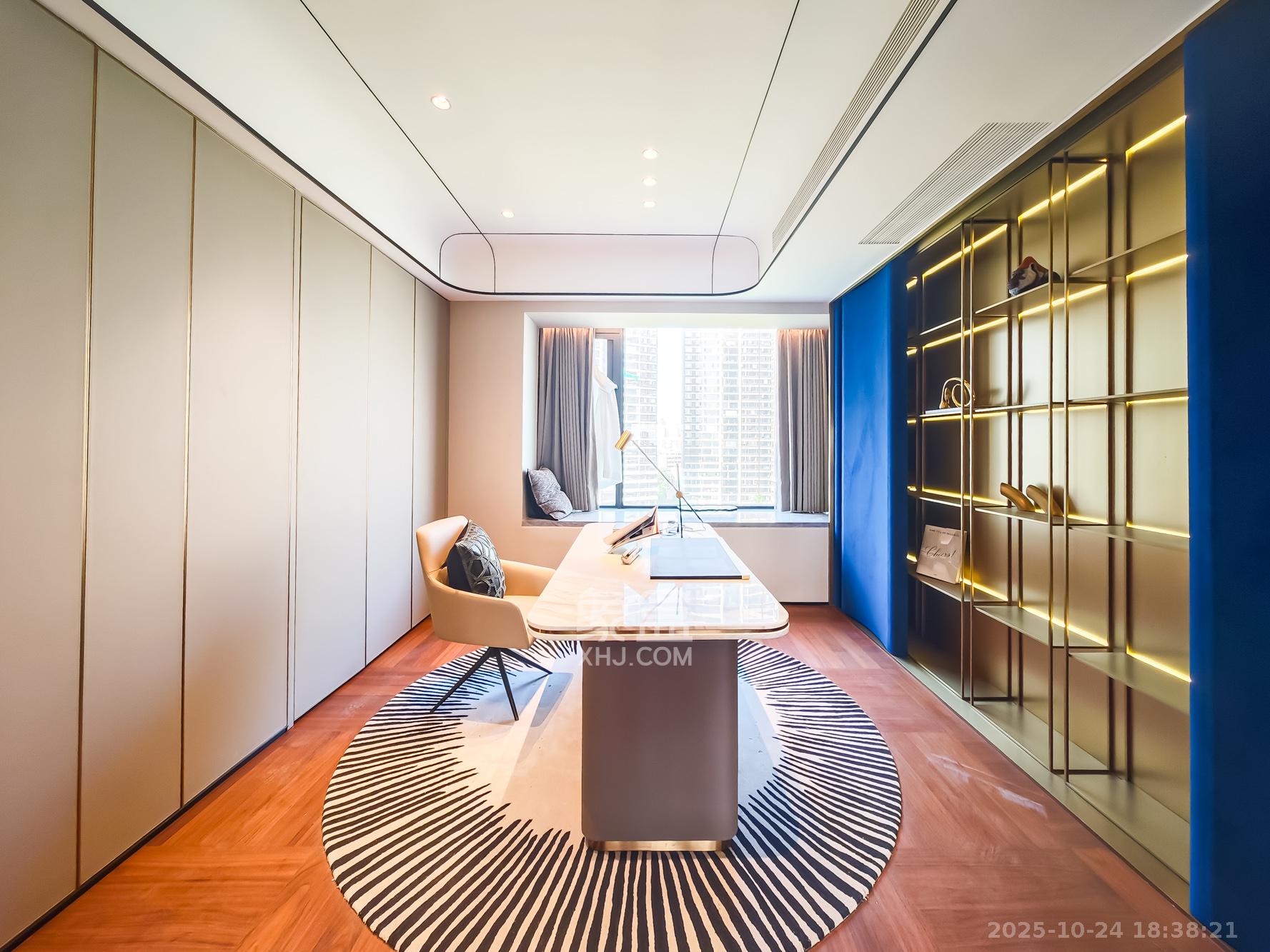 中欣楚天御府B区观澜  5室2厅3卫    1100.0万 中欣楚天御府B区观澜  5室2厅3卫    1100.0万卧室