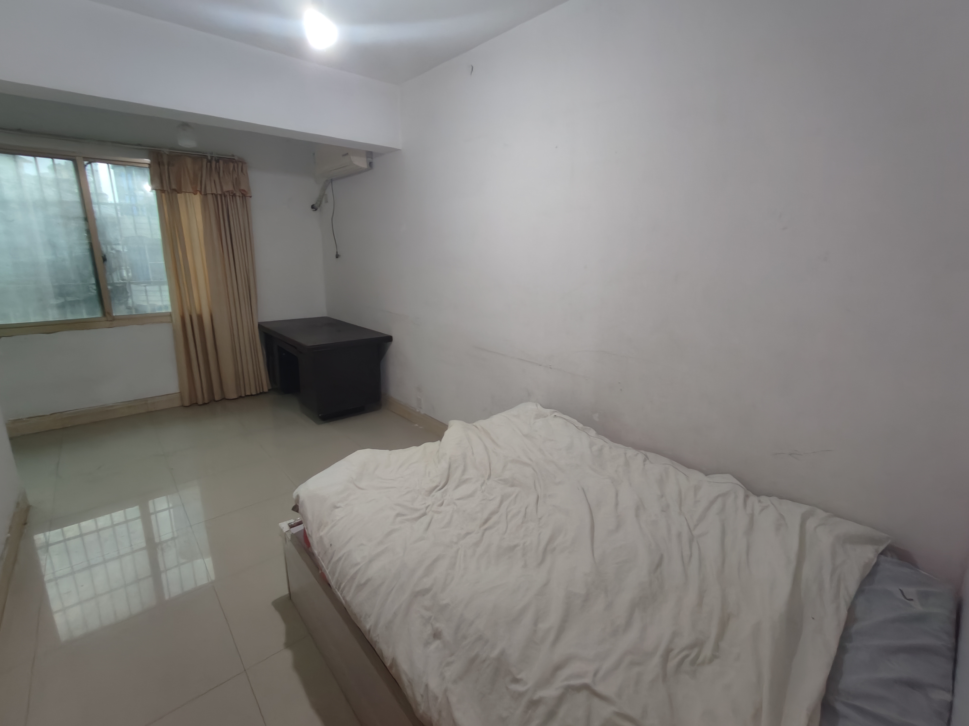 名牌大厦  3室2厅1卫    1500.0元/月室内图