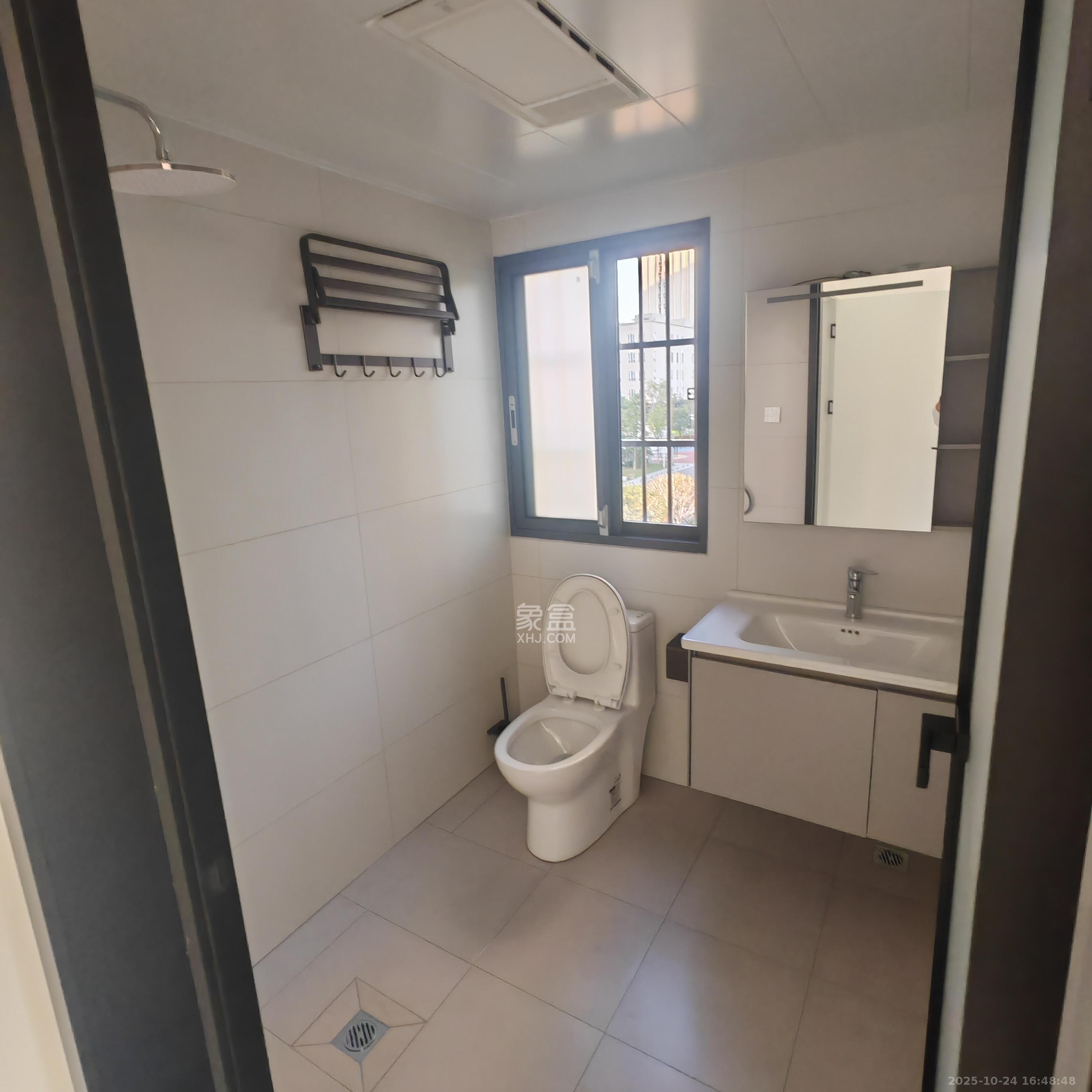 文景家园  4室2厅2卫    3600.0元/月 文景家园  4室2厅2卫    3600.0元/月室内图