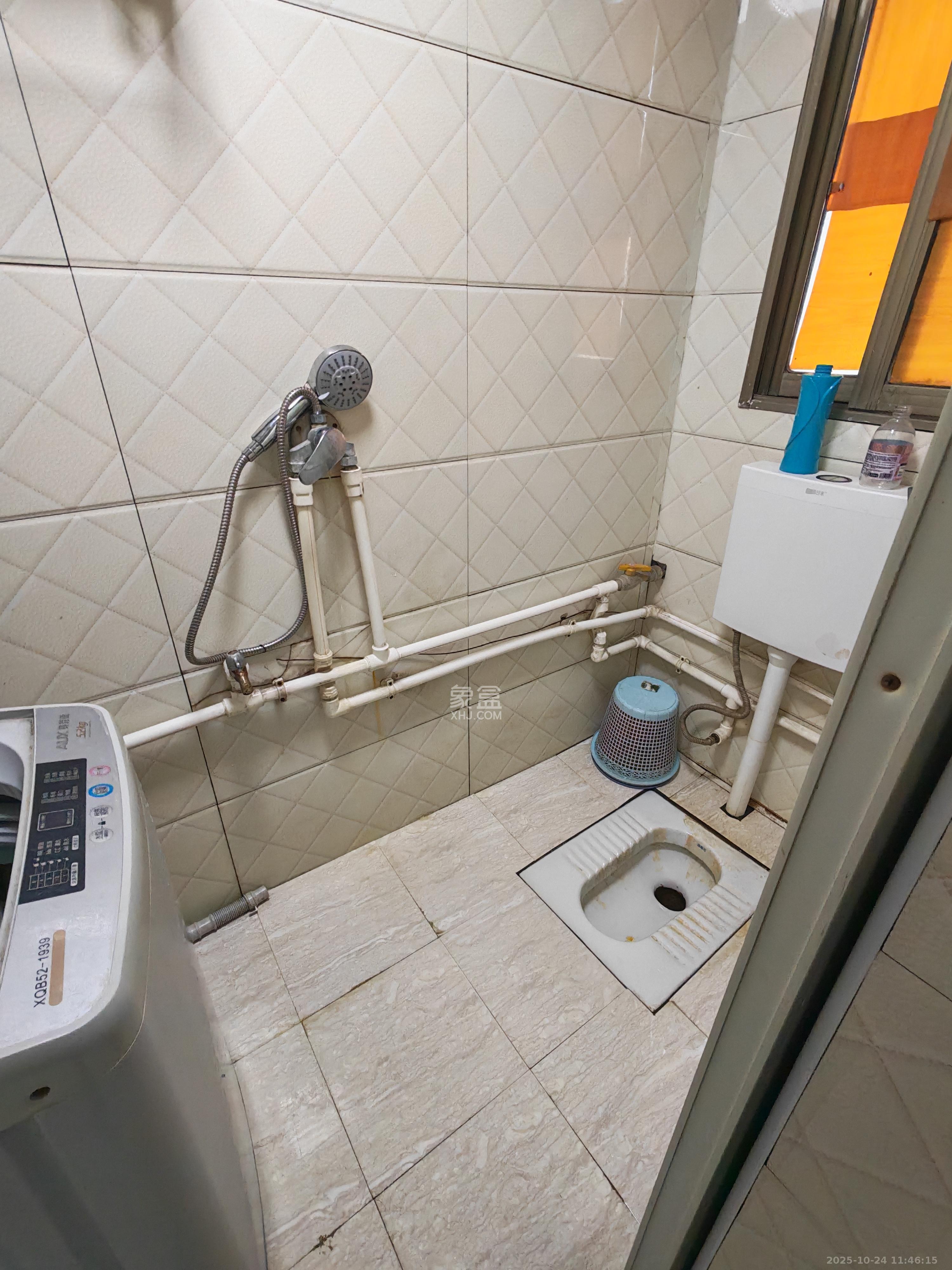 牛婆塘社区  2室1厅1卫    1300.0元/月室内图