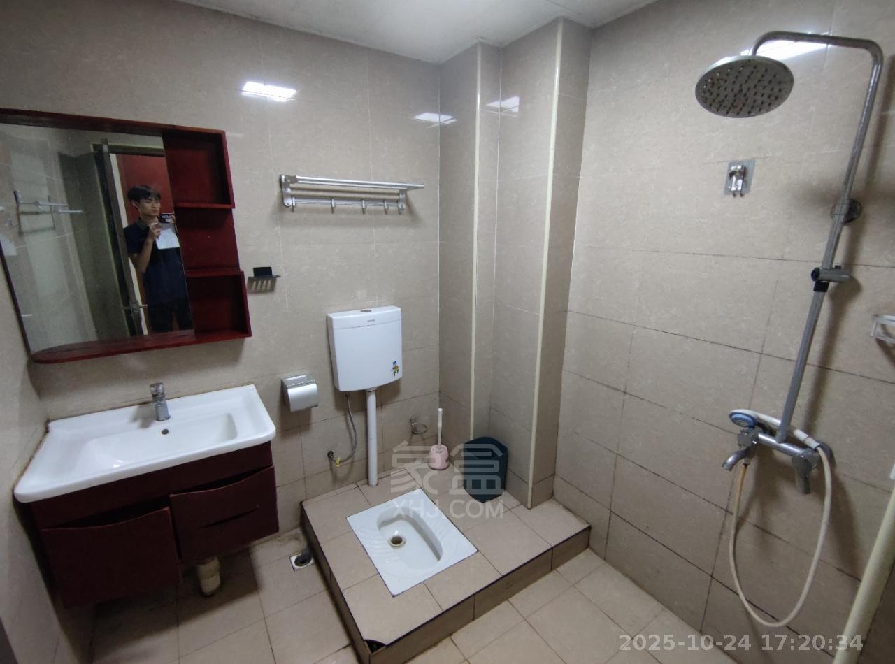 龙腾国际  1室1厅1卫    1100.0元/月 龙腾国际  1室1厅1卫    1100.0元/月室内图