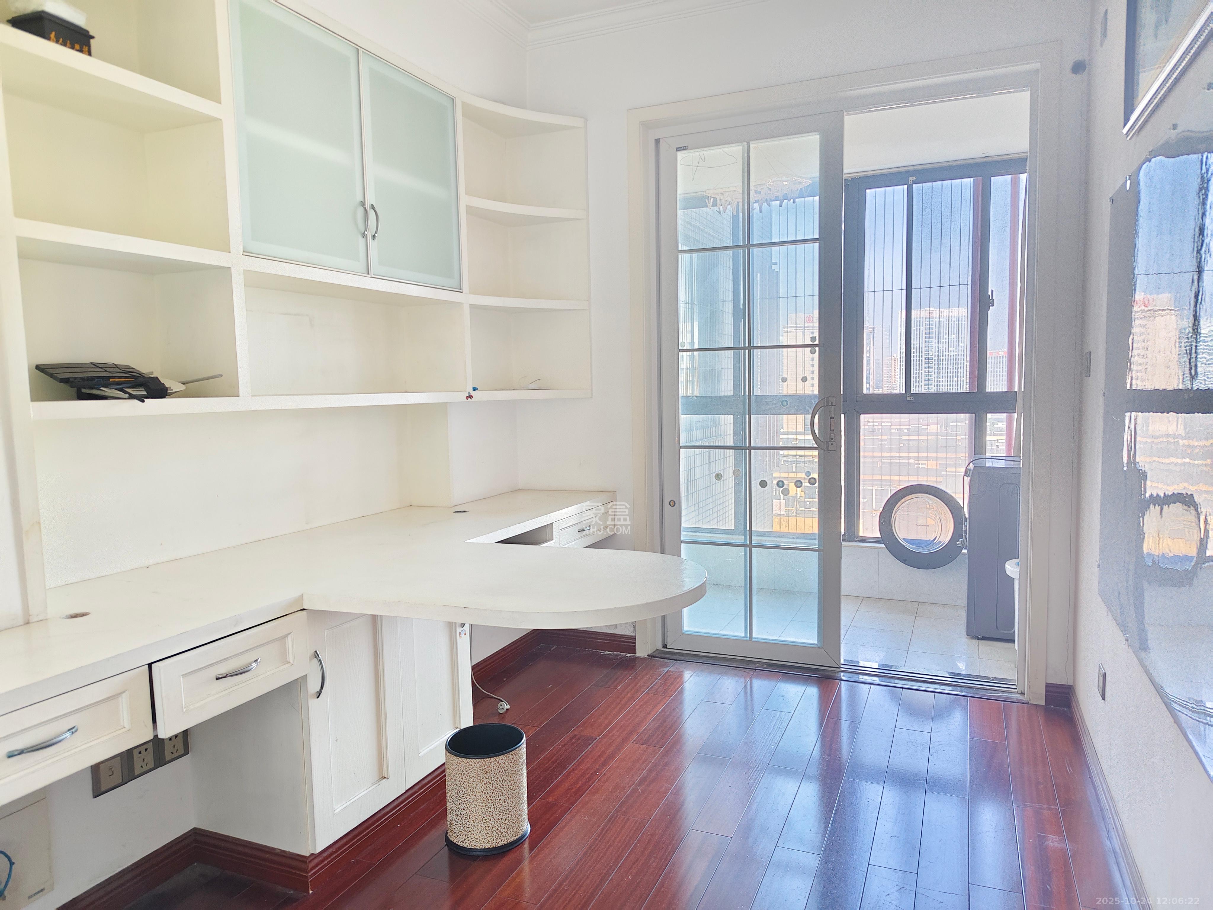 长大彩虹都 4室2厅2卫 2800.0元/月 长大彩虹都 4室2厅2卫 2800.0元/月室内图