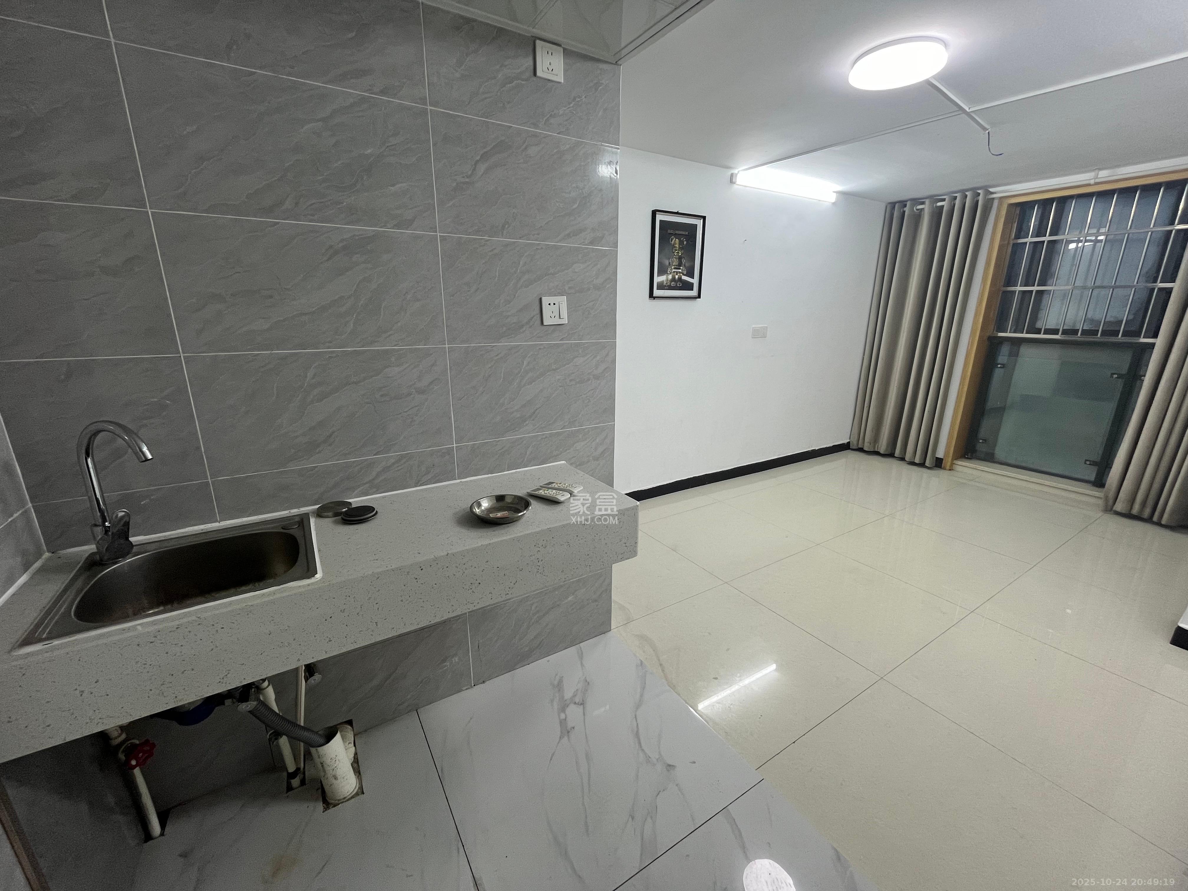 凯乐湘园  10室1厅1卫    5500.0元/月 凯乐湘园  10室1厅1卫    5500.0元/月室内图