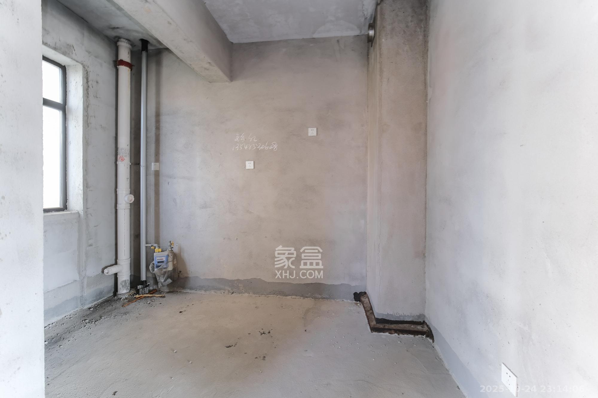 星雅美辰 4室2厅2卫 100.0万 星雅美辰 4室2厅2卫 100.0万厨房