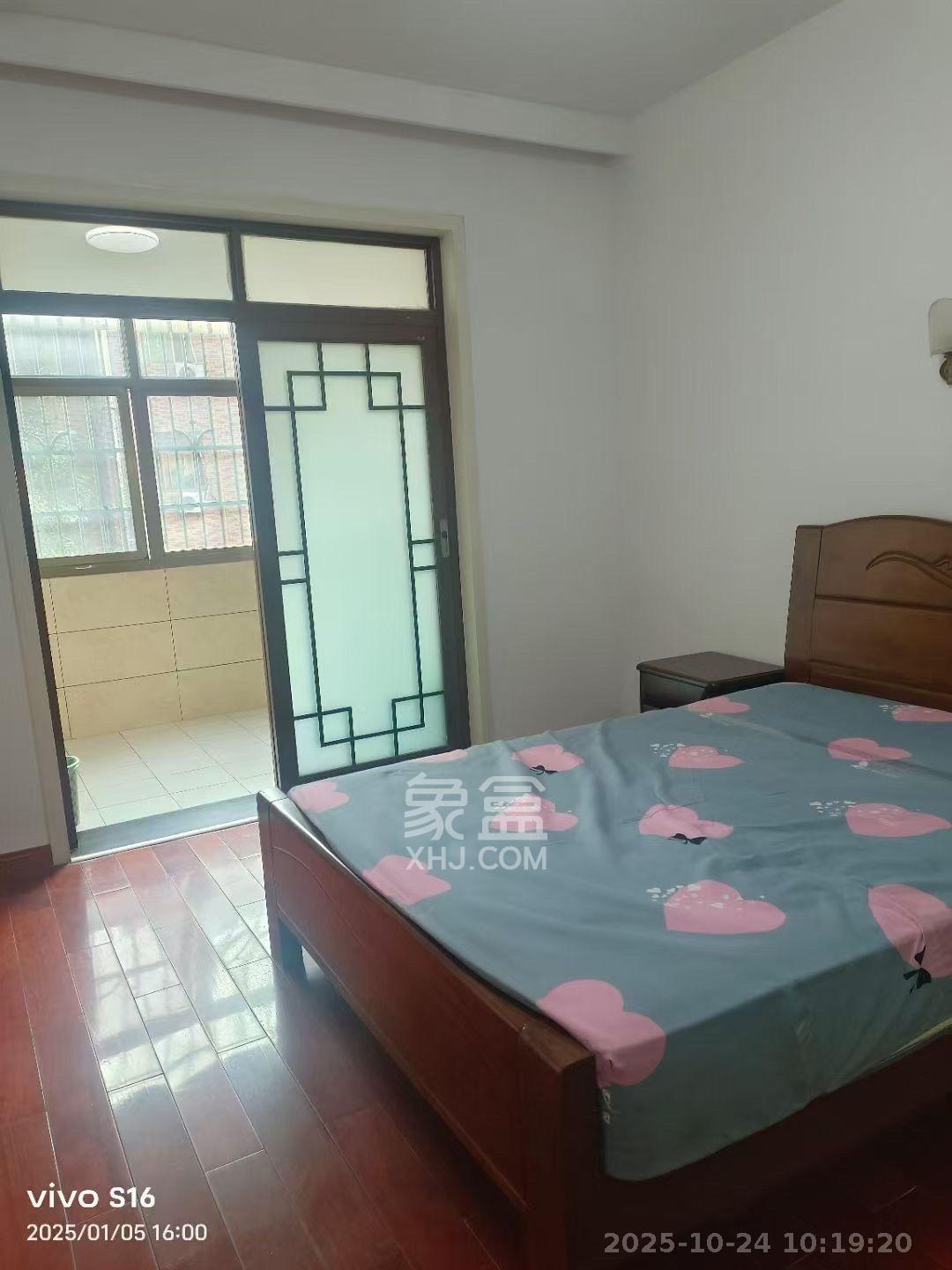 白田安置小区  3室2厅2卫    2500.0元/月室内图