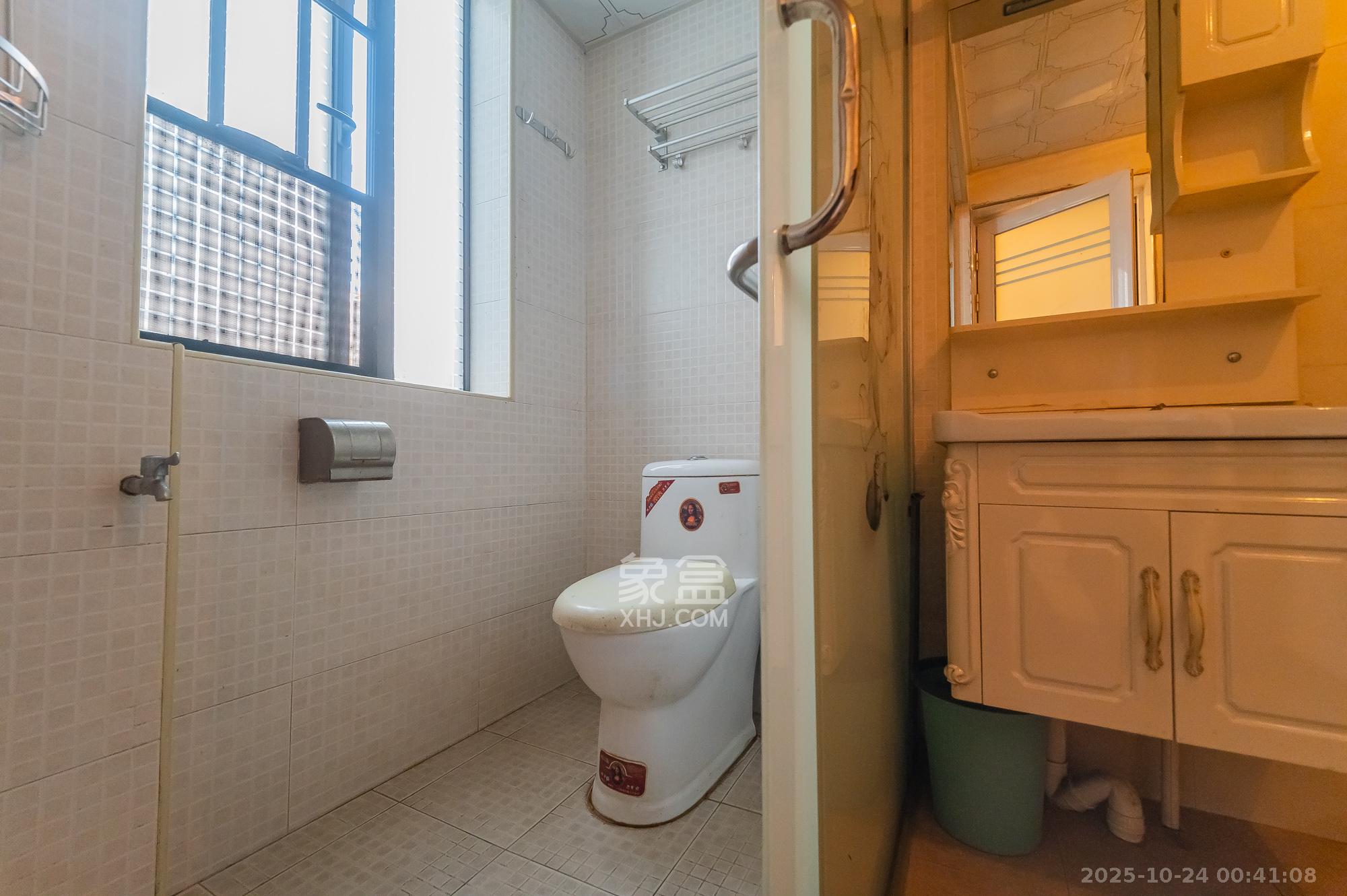 恒基凯旋门一二期  1室1厅1卫    20.0万卫生间