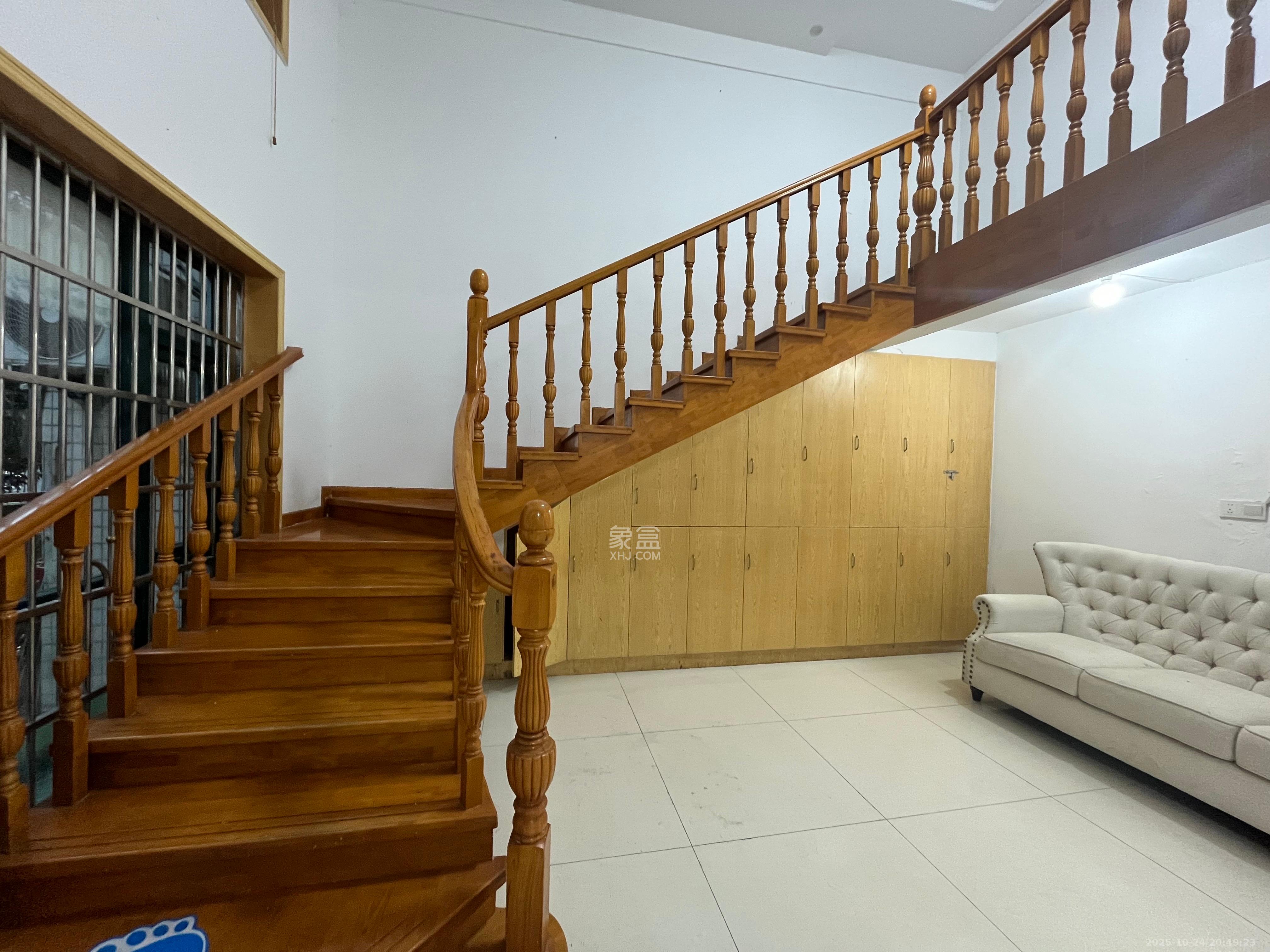 凯乐湘园  10室1厅1卫    5500.0元/月 凯乐湘园  10室1厅1卫    5500.0元/月室内图