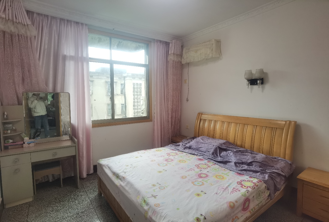 梓山社区(赫山法院宿舍）  3室2厅1卫    800.0元/月室内图