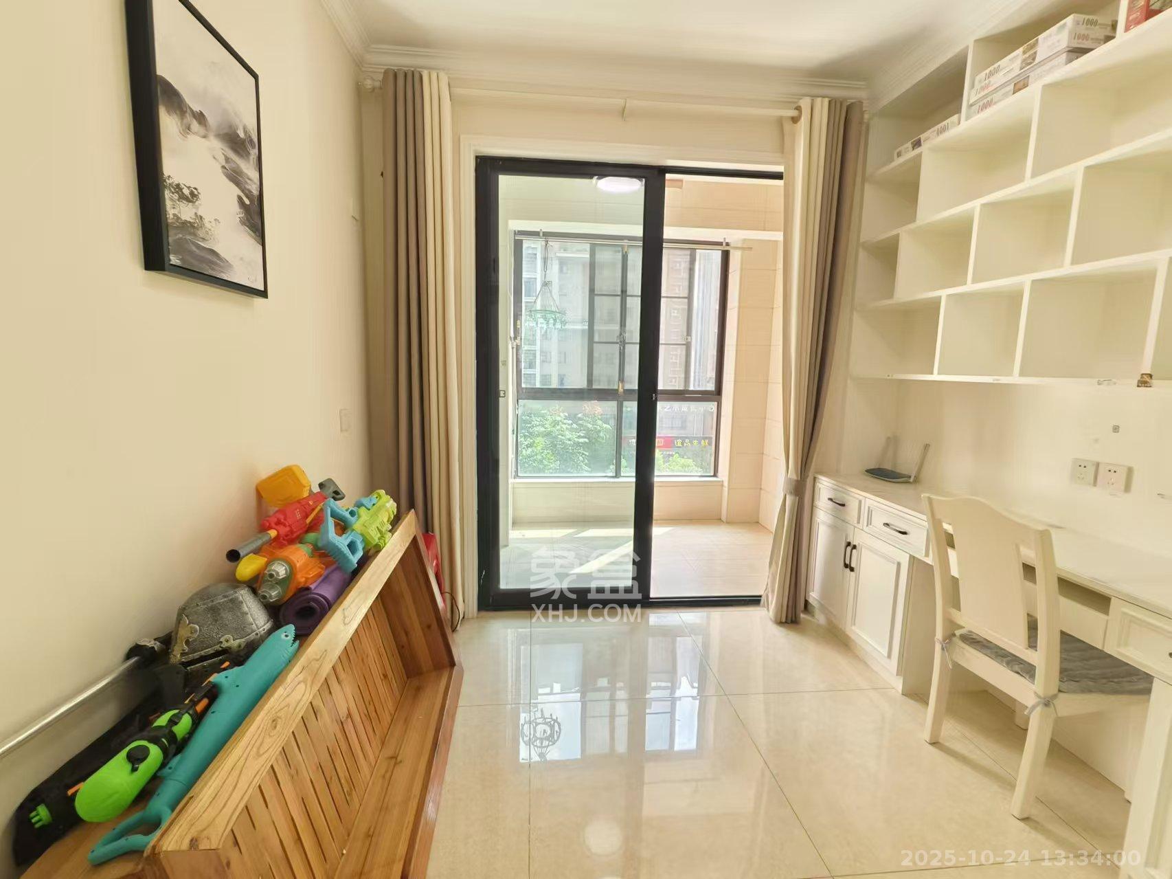 未来漫城 4室2厅2卫 3300.0元/月 未来漫城 4室2厅2卫 3300.0元/月室内图