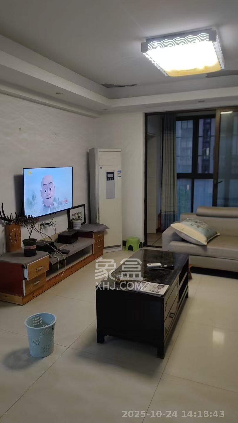 华润凤凰城三期  2室2厅1卫    1900.0元/月 华润凤凰城三期  2室2厅1卫    1900.0元/月室内图