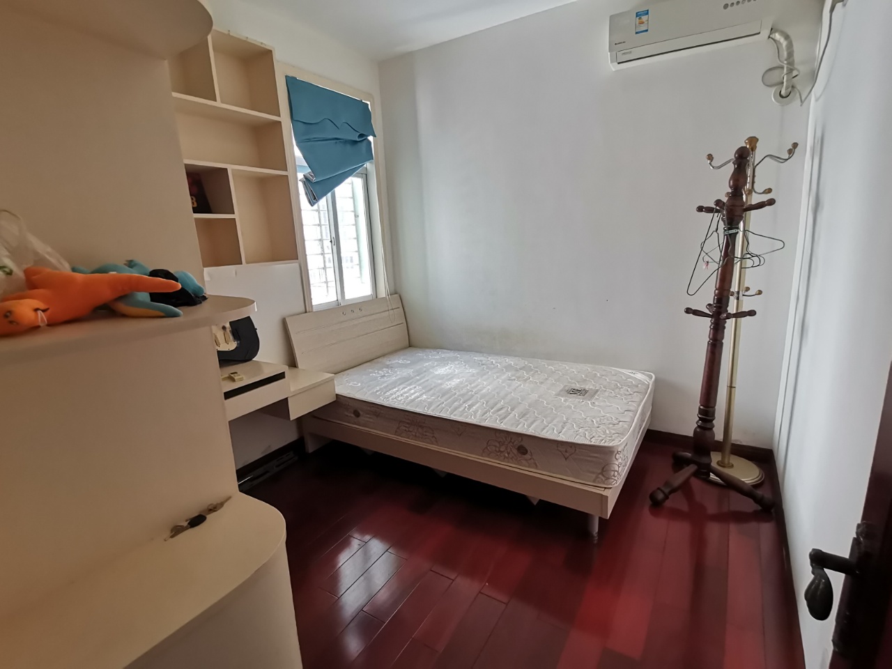 龙泉家园  3室2厅2卫    148.0万 龙泉家园  3室2厅2卫    148.0万室内图