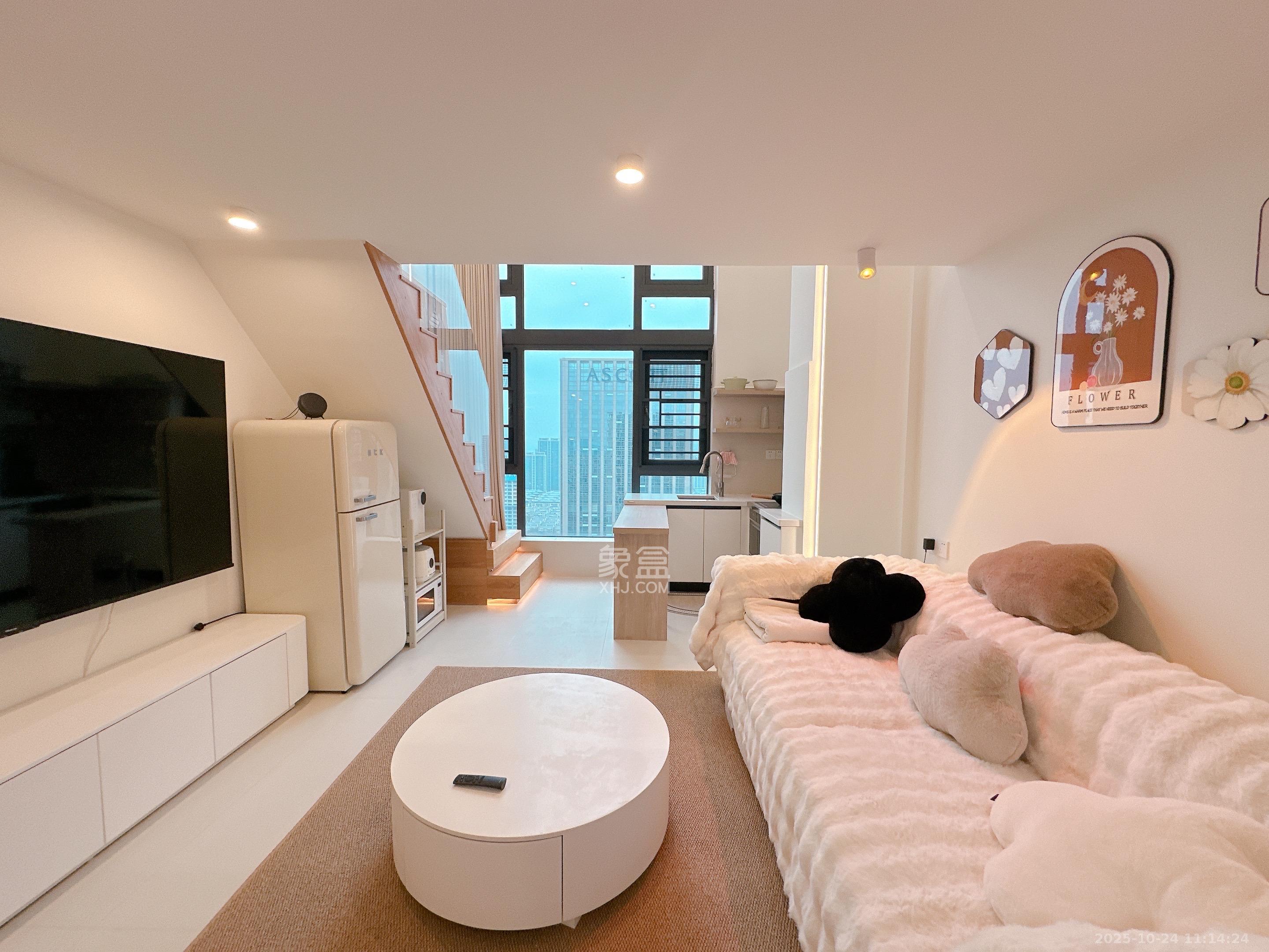 卓越中寰  1室1厅1卫    4000.0元/月 卓越中寰  1室1厅1卫    4000.0元/月室内图