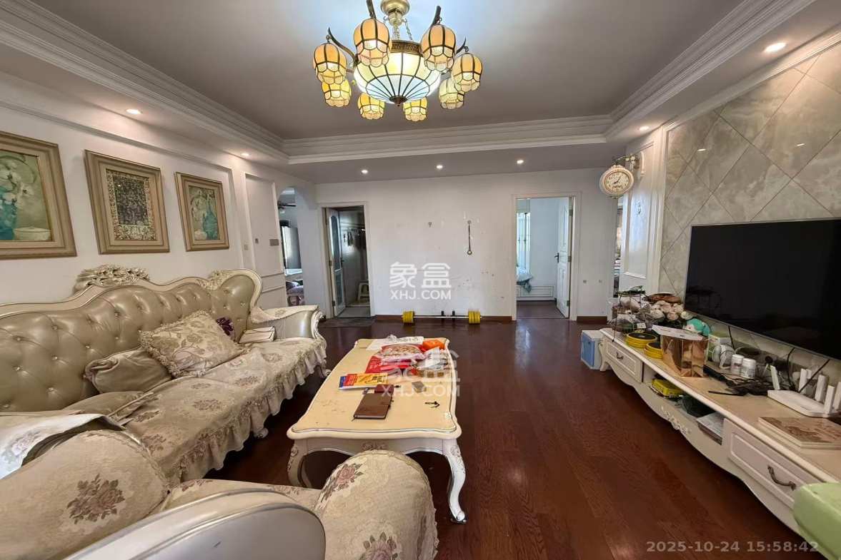 万国城(当代满庭春MOMA)三期  3室2厅2卫    2600.0元/月 万国城(当代满庭春MOMA)三期  3室2厅2卫    2600.0元/月室内图