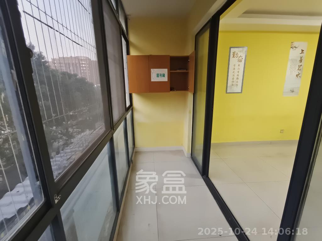 阳光100三期  1室1厅1卫    1500.0元/月室内图