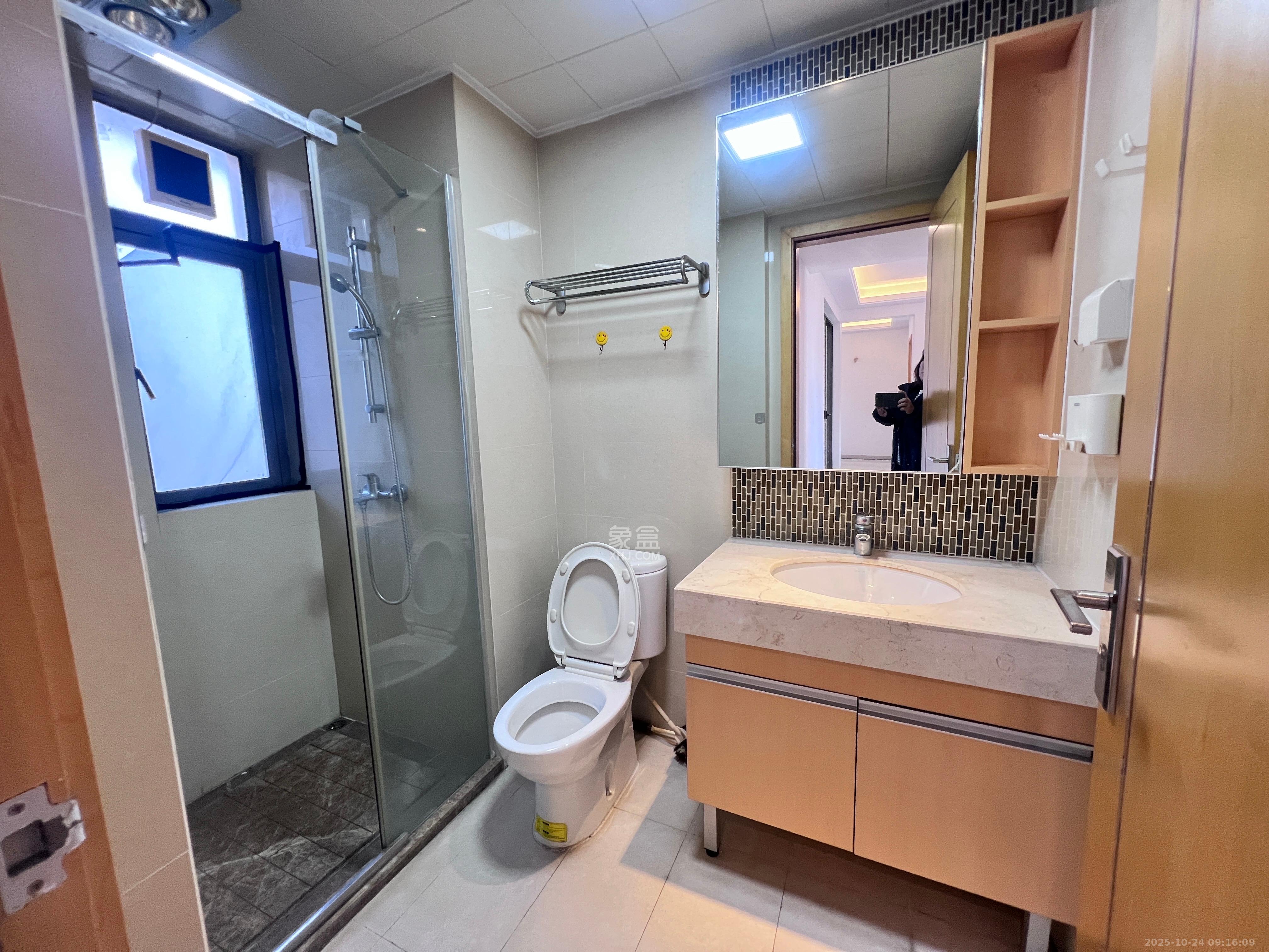 珠江郦城薰衣道  3室2厅1卫    2300.0元/月室内图