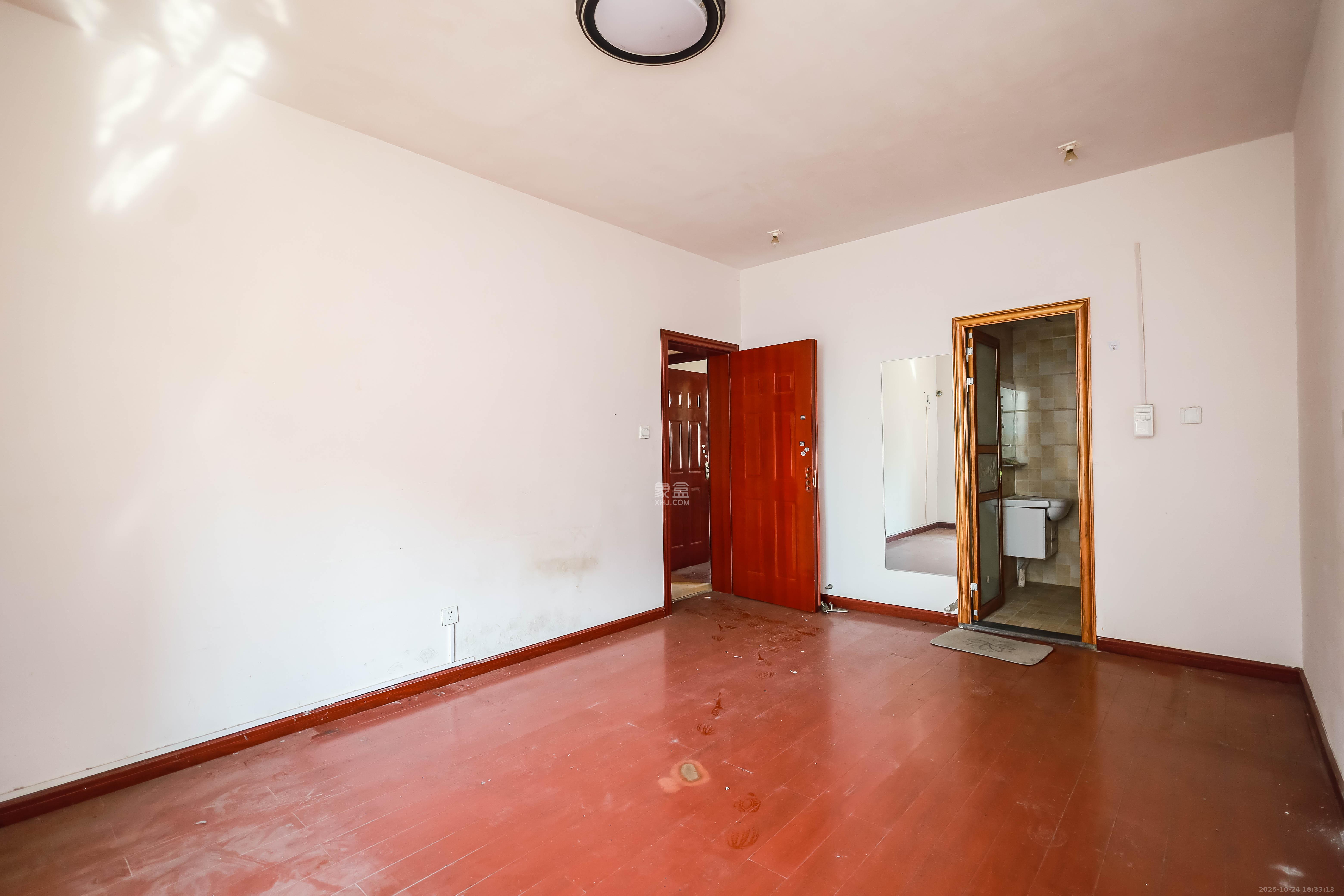 潇湘奥林匹克花园  4室2厅2卫    120.0万卧室